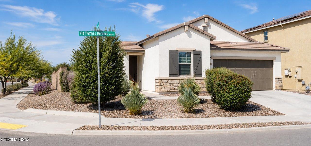La Estancia De Tucson (1-330) - Residential Lease