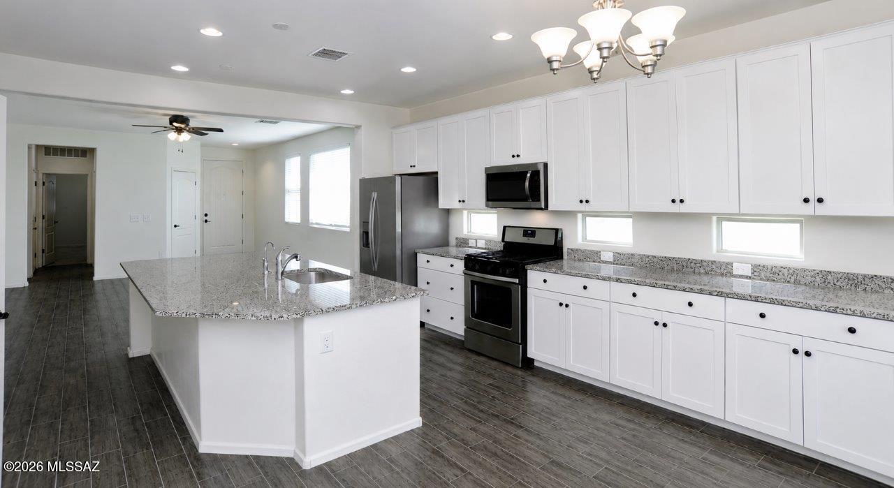 La Estancia De Tucson (1-330) - Residential Lease