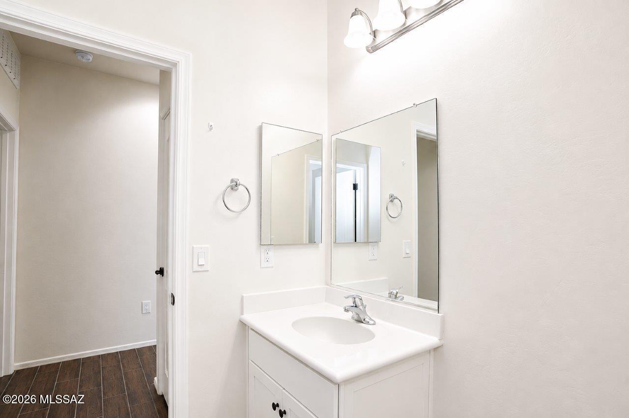La Estancia De Tucson (1-330) - Residential Lease