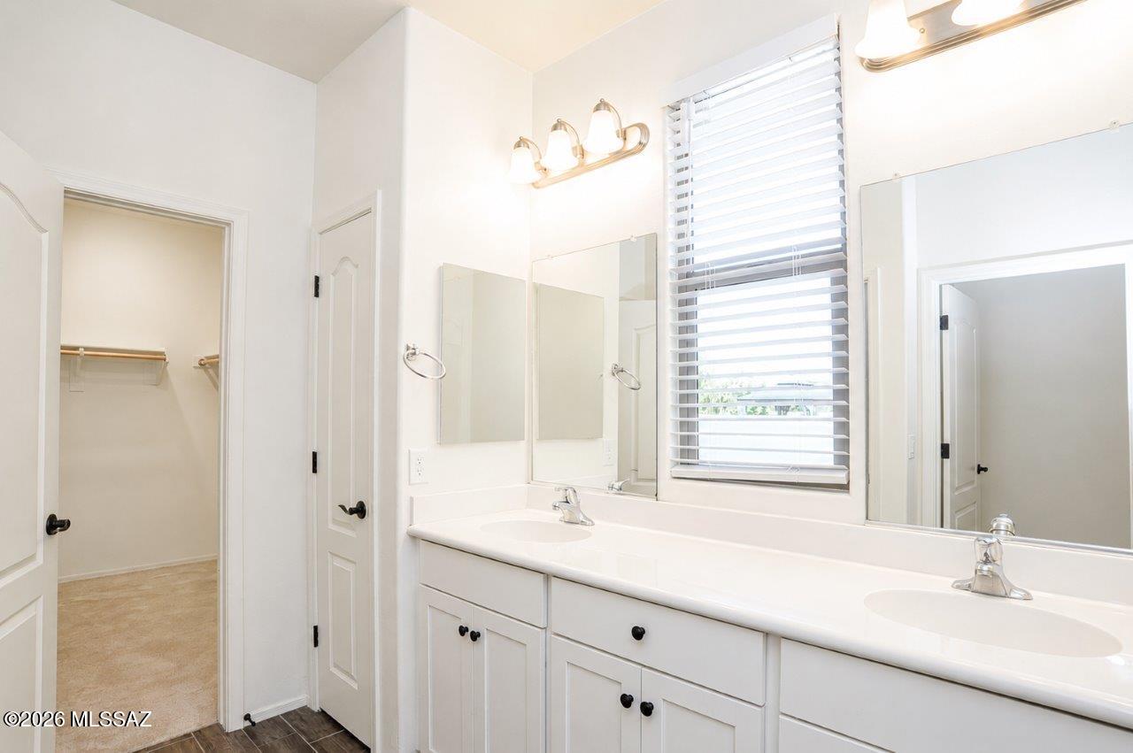 La Estancia De Tucson (1-330) - Residential Lease