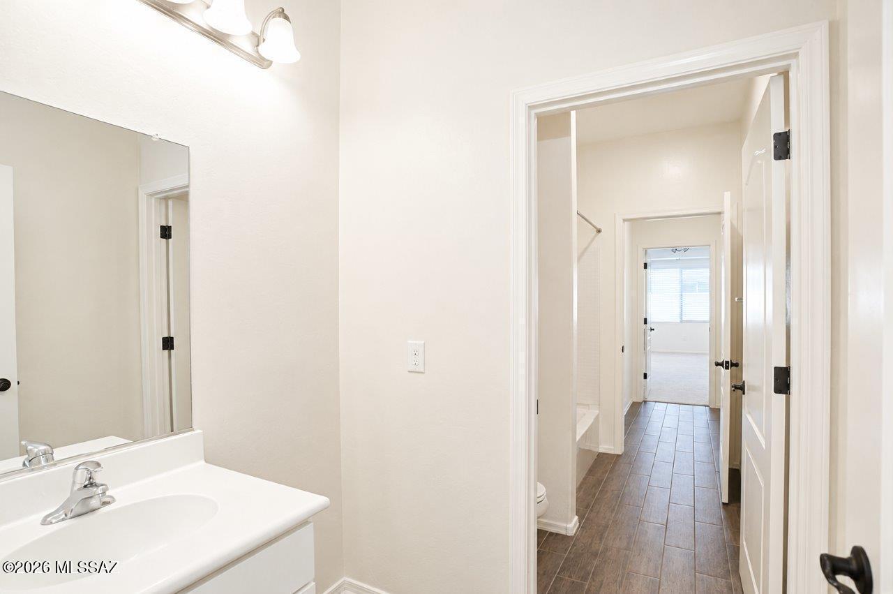 La Estancia De Tucson (1-330) - Residential Lease