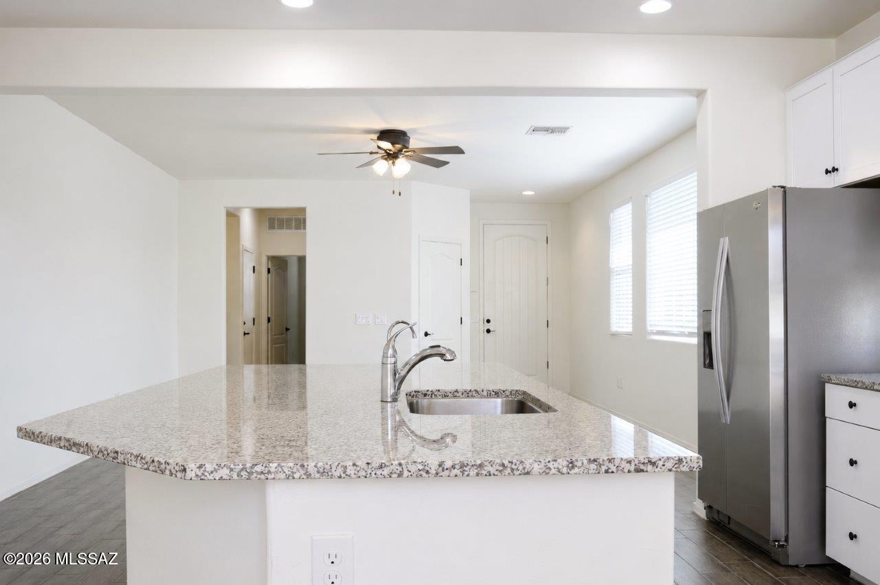 La Estancia De Tucson (1-330) - Residential Lease