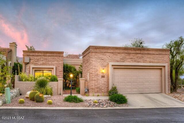 Views will not disappoint! Nestled in gated Ventana CC this 2121sq foot, 3bd, 2 ba home combines industrial chic with modern refinements. Enter in to private courtyard &  foyer. Great room with wide plank European white oak floors, exposed ductwork & brick, hardwood pillars/beams, new ceiling fans & electric skylight blinds. The fabulous kitchen with all appliances includes a Bosch induction cook top, dual oven, water purifier, smart refrigerator, drink fridge & ample cabinetry. Bedrooms are large with dedicated bathrooms & the house has been upgraded throughout. 
Available for a 1 year with Tenant paying all utilities.
Rate valid through October 31, 2026.