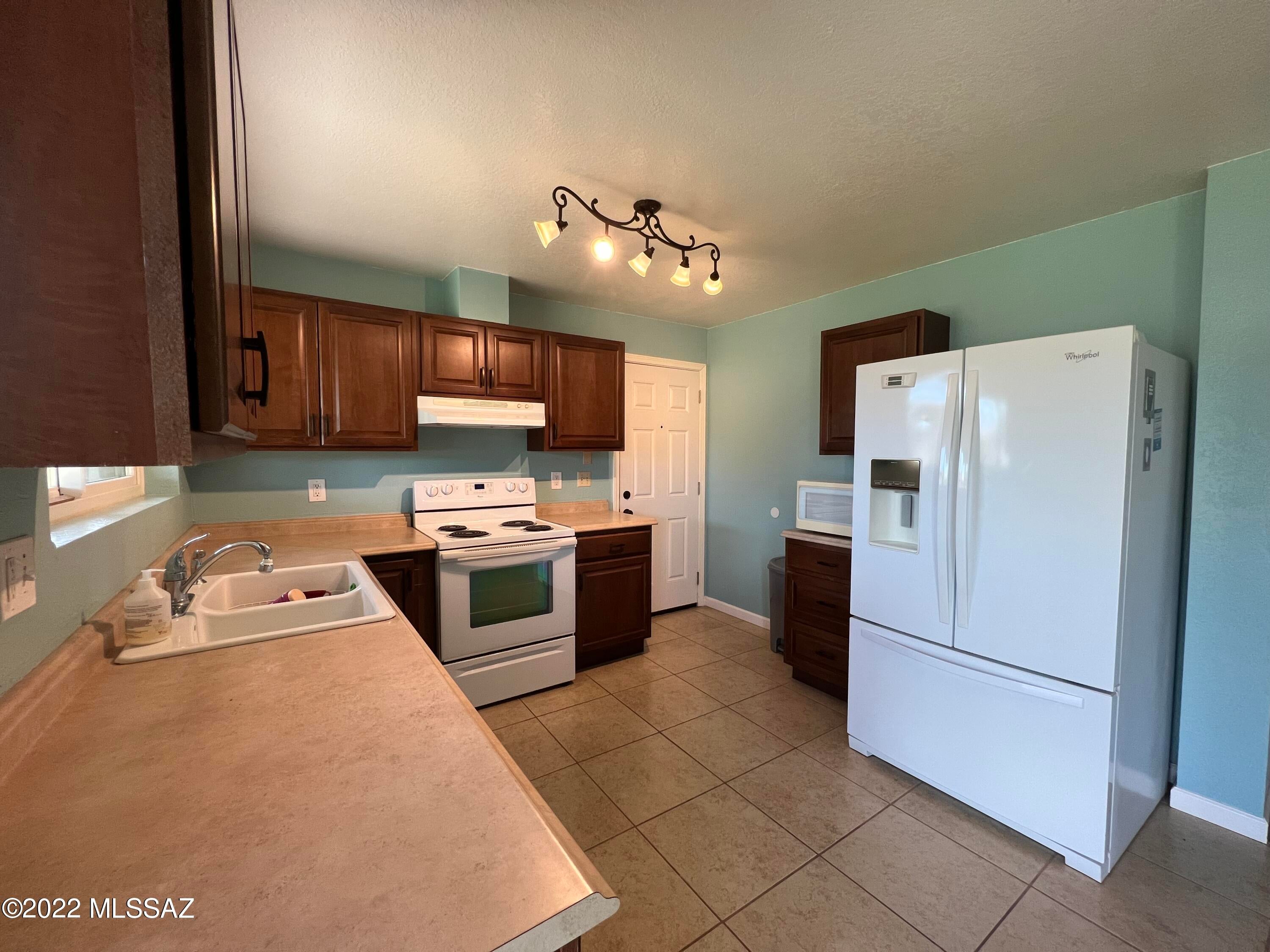 Tucson Park West NO. 3 (1-144) - Residential Lease