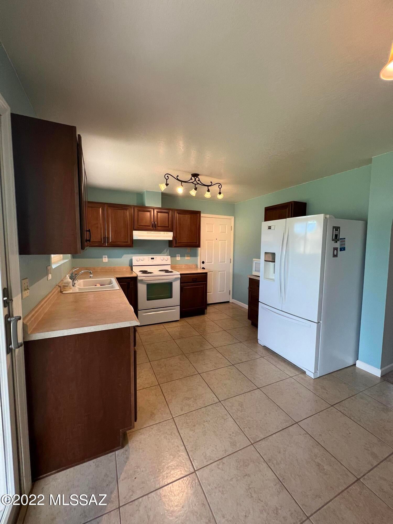 Tucson Park West NO. 3 (1-144) - Residential Lease