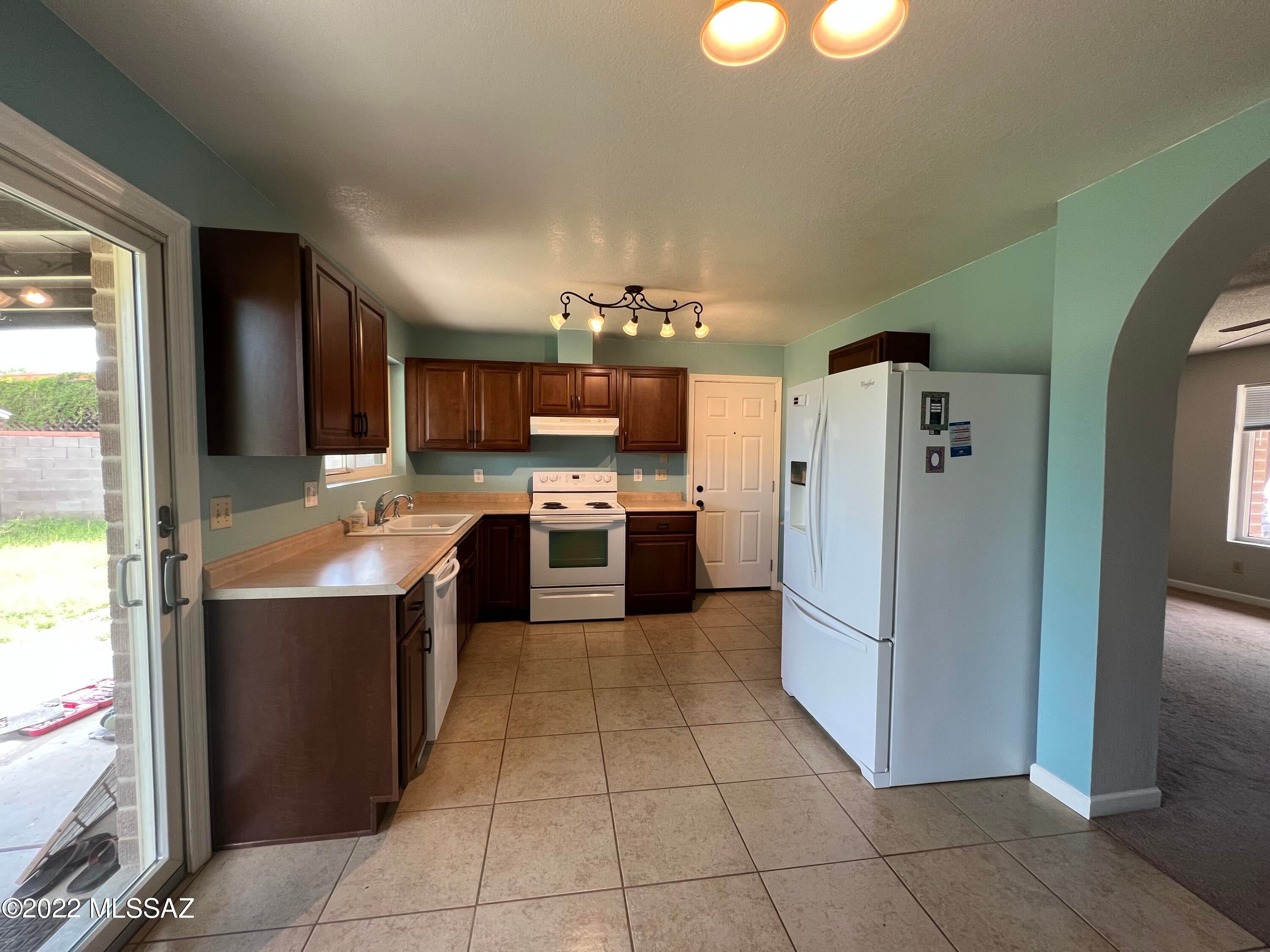 Tucson Park West NO. 3 (1-144) - Residential Lease