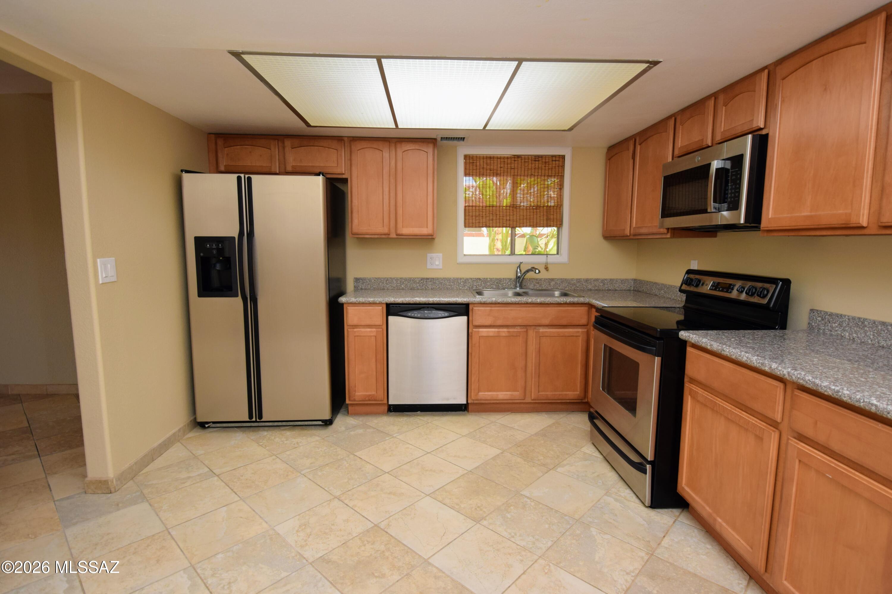 Amended Eastern Heights Village (1-33) - Residential Lease