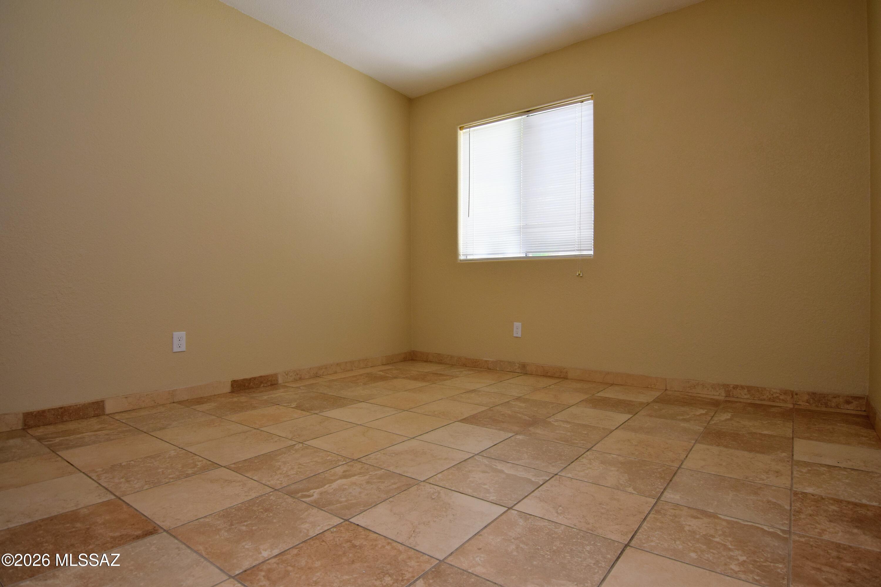 Amended Eastern Heights Village (1-33) - Residential Lease