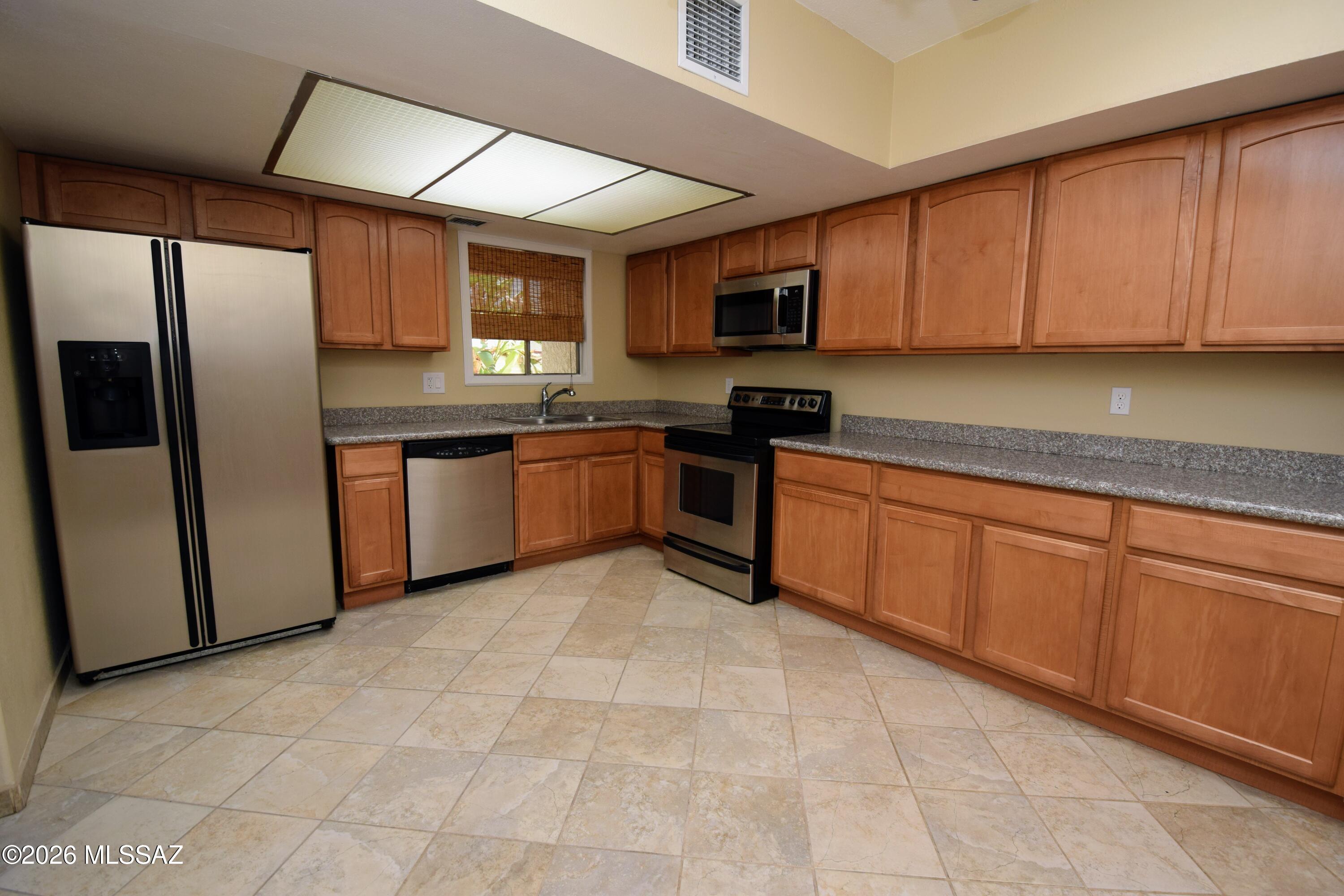 Amended Eastern Heights Village (1-33) - Residential Lease