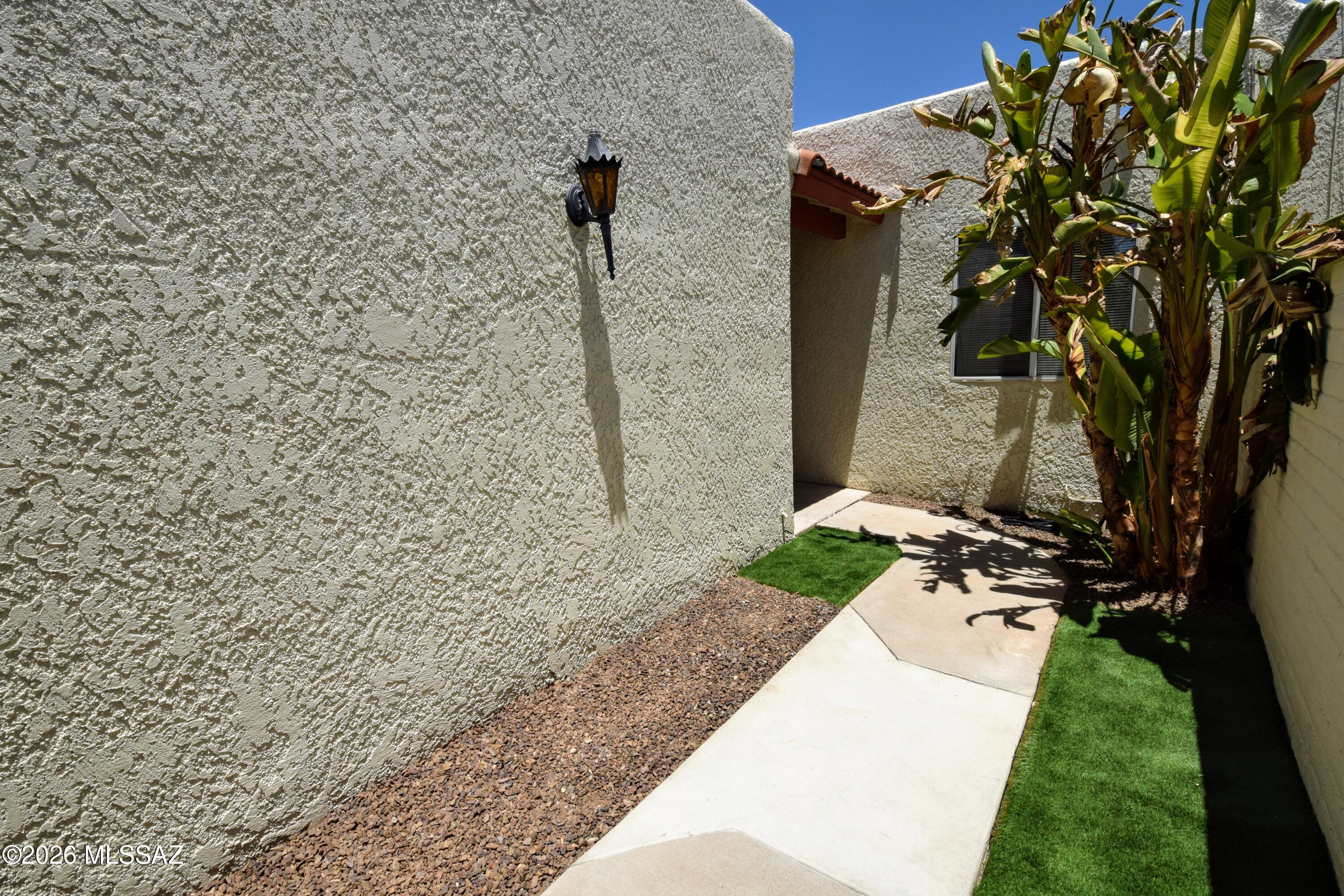 Amended Eastern Heights Village (1-33) - Residential Lease