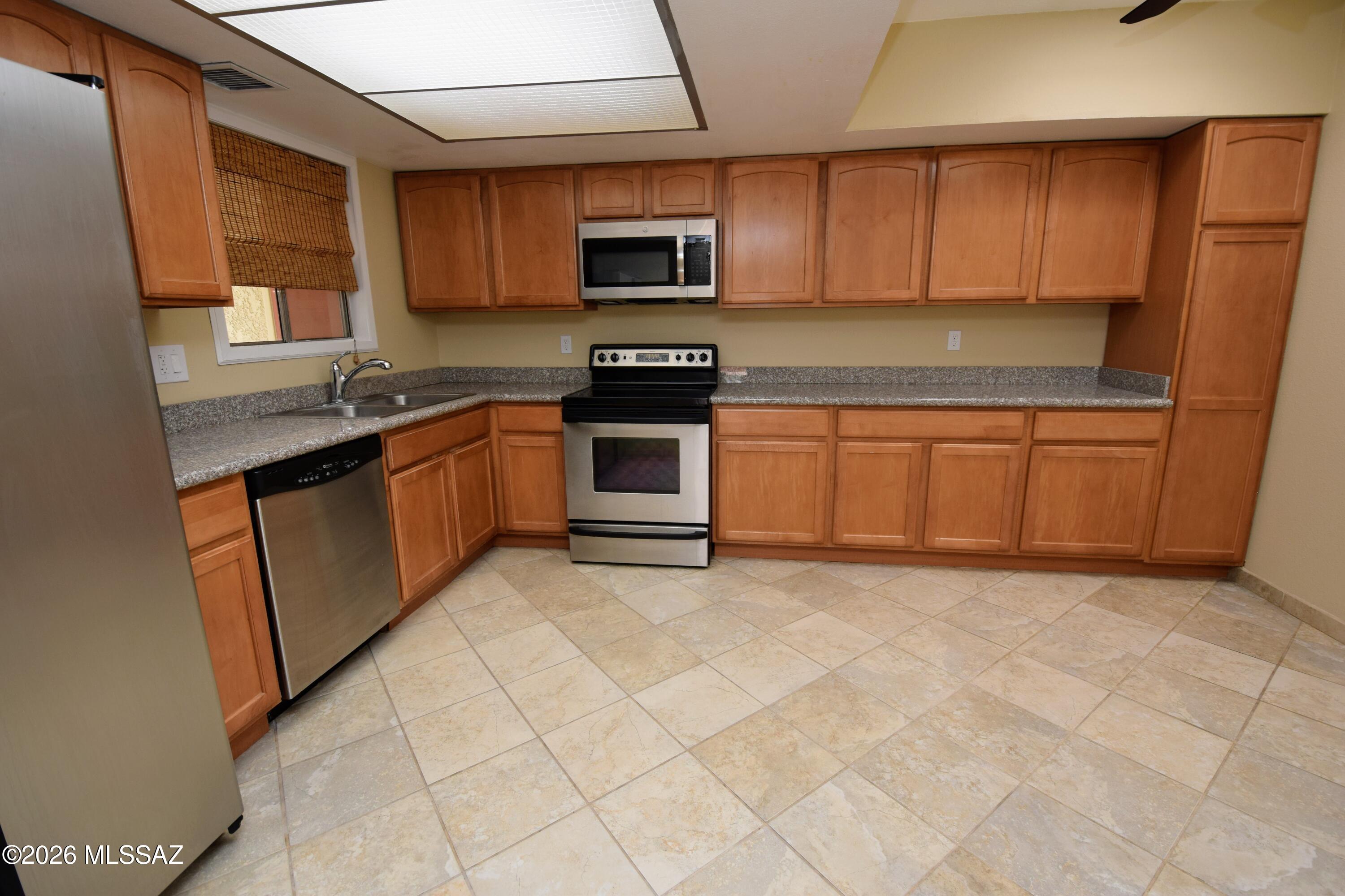 Amended Eastern Heights Village (1-33) - Residential Lease