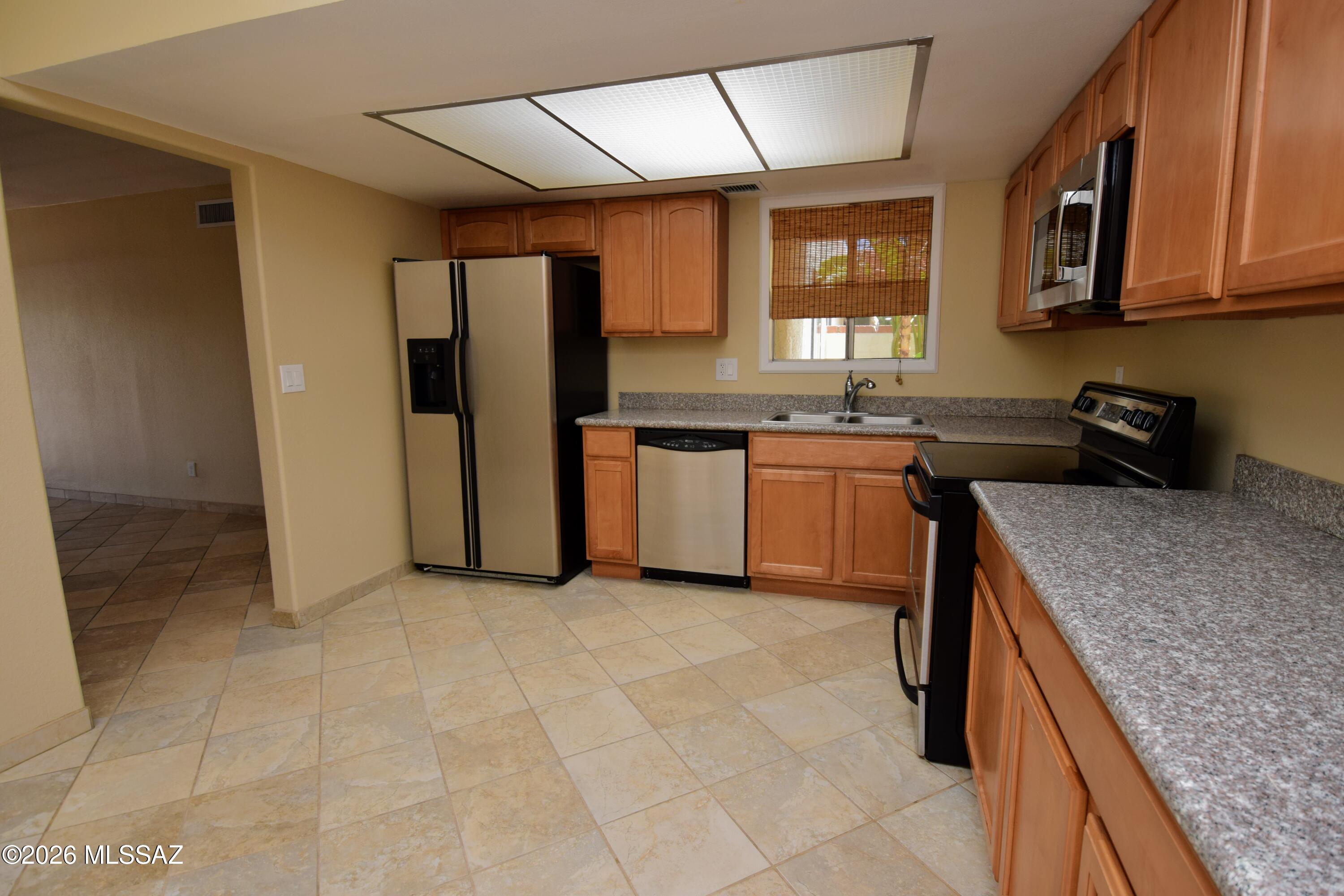 Amended Eastern Heights Village (1-33) - Residential Lease