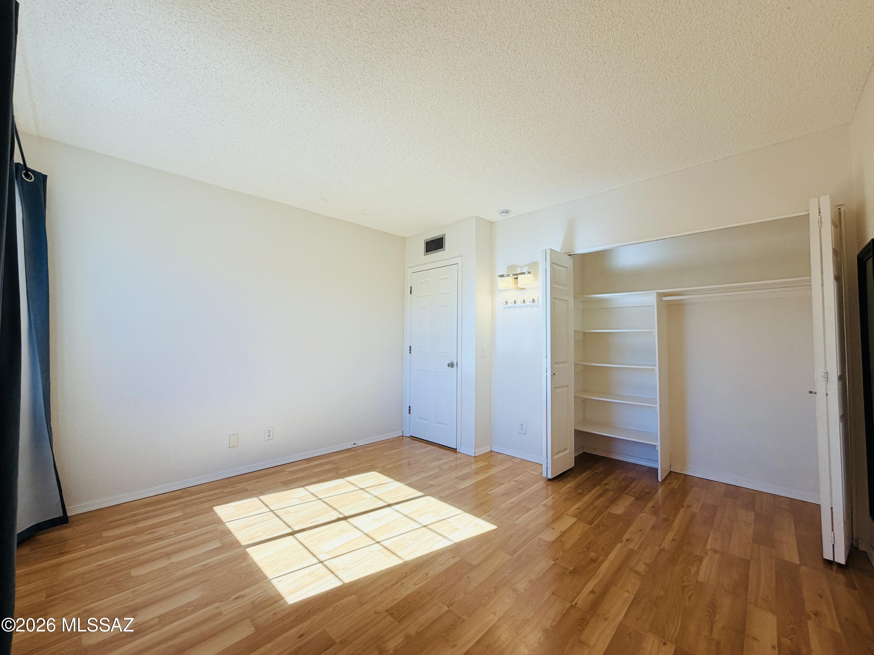 Twelve Hundred River Rd Condos - Residential Lease