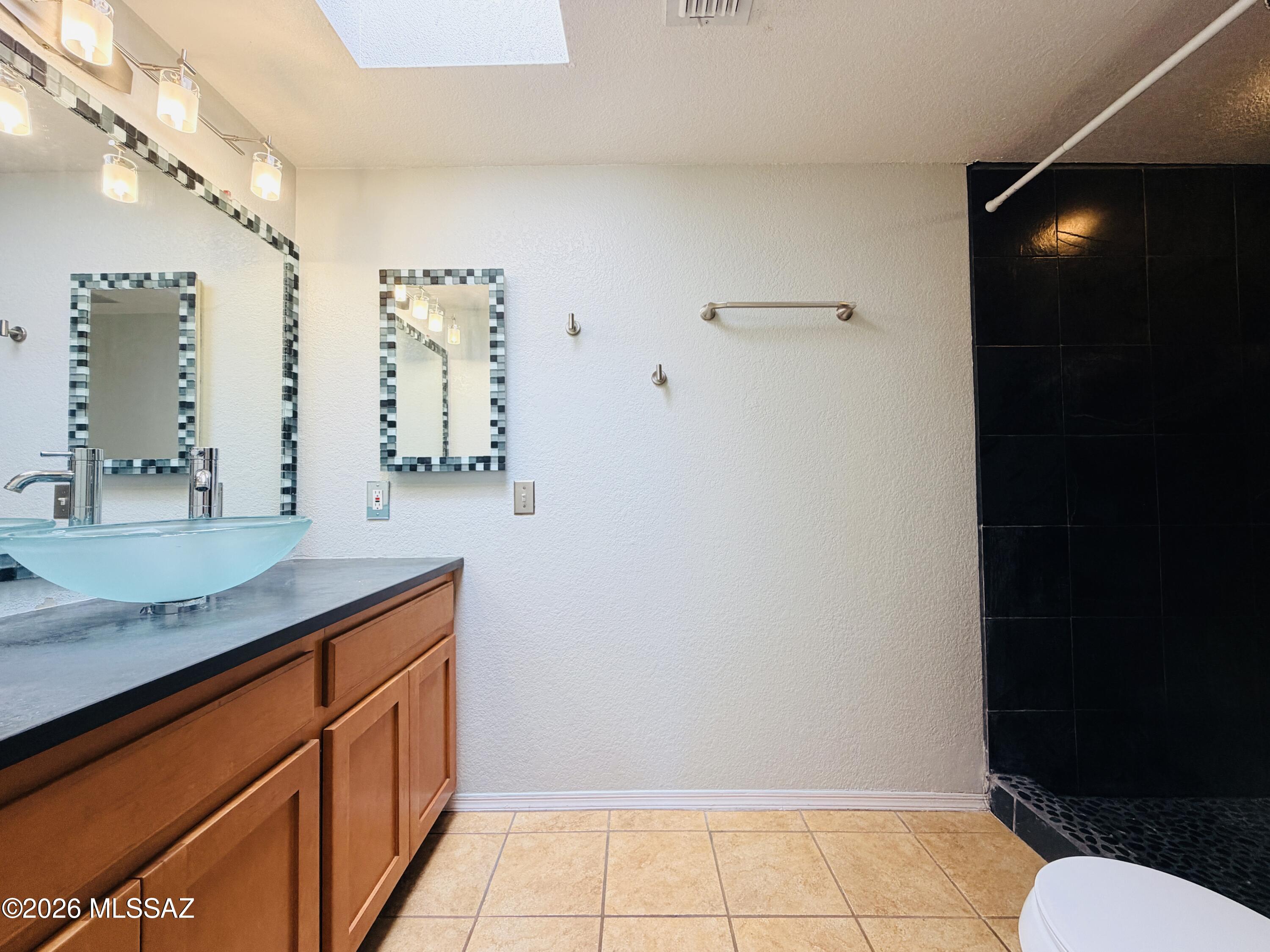 Twelve Hundred River Rd Condos - Residential Lease