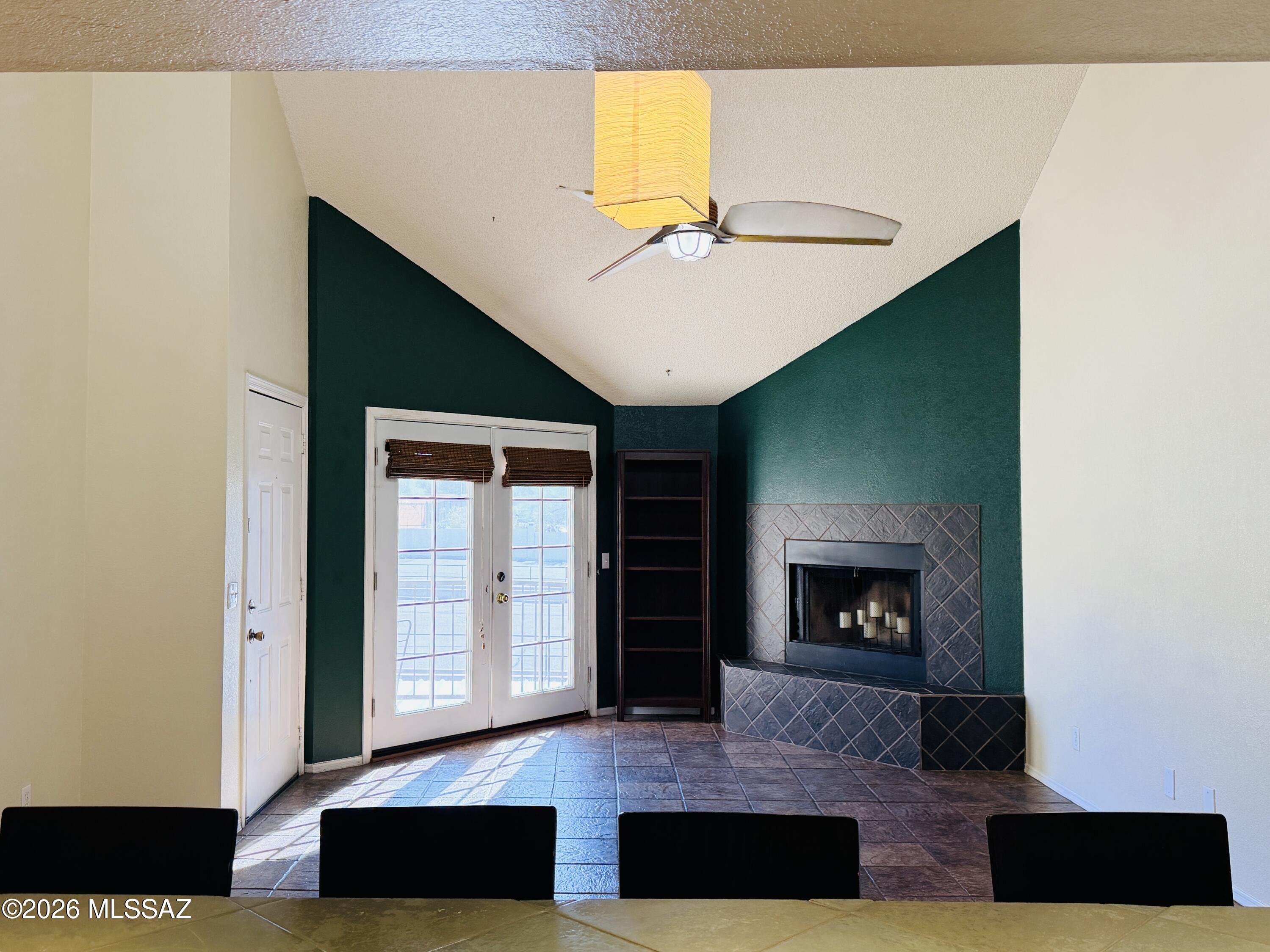 Twelve Hundred River Rd Condos - Residential Lease
