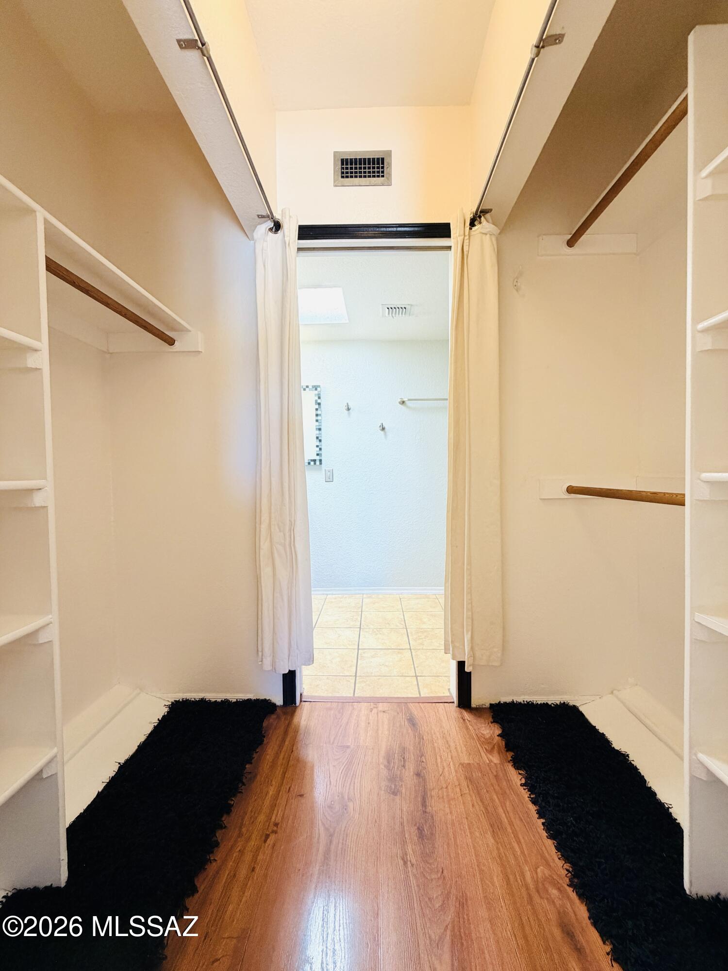 Twelve Hundred River Rd Condos - Residential Lease