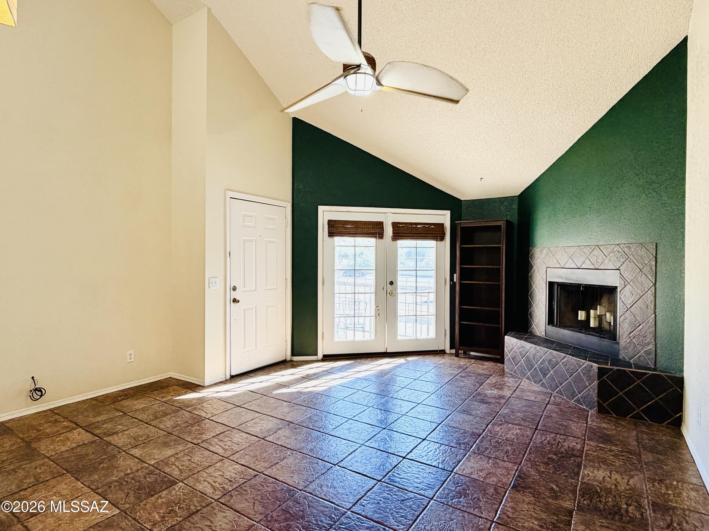 Twelve Hundred River Rd Condos - Residential Lease