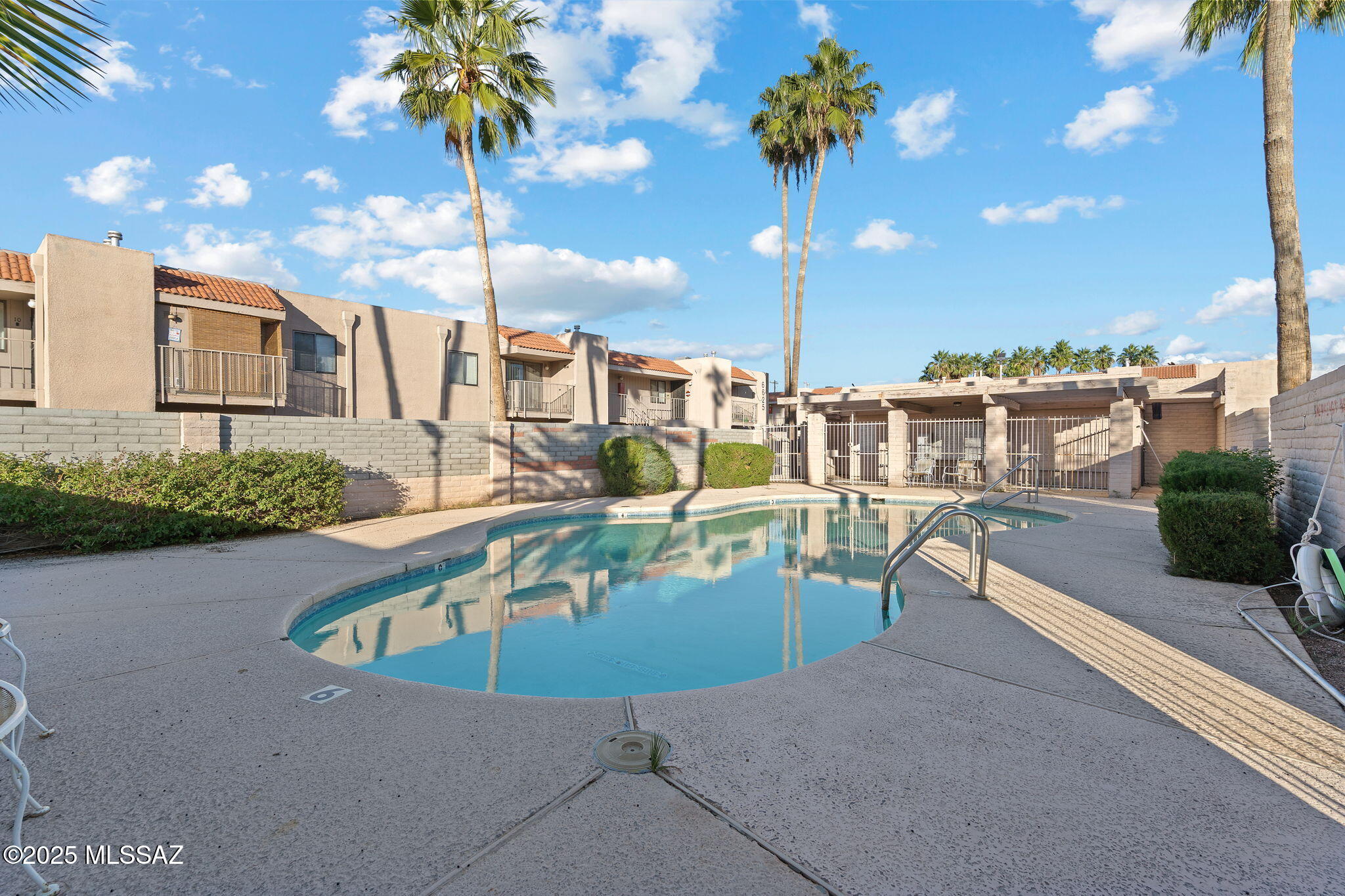 Golf Links East Condos (1-48) - Residential