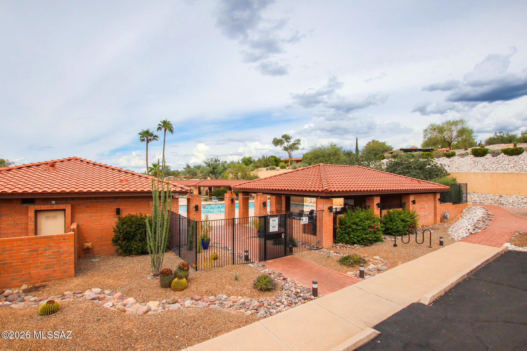 La Cholla Hills(1-313) - Residential