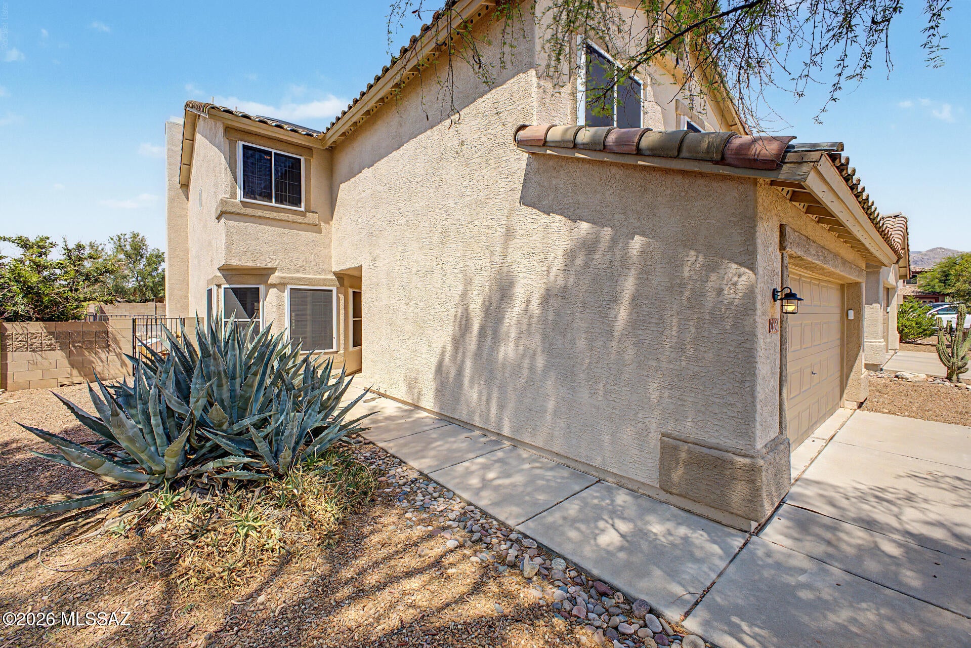 Bluffs (The) 2 - Residential Lease