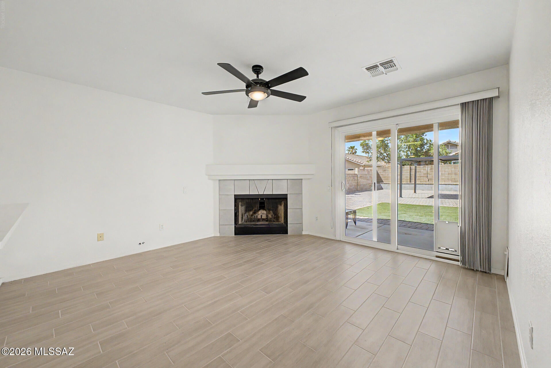 Bluffs (The) 2 - Residential Lease