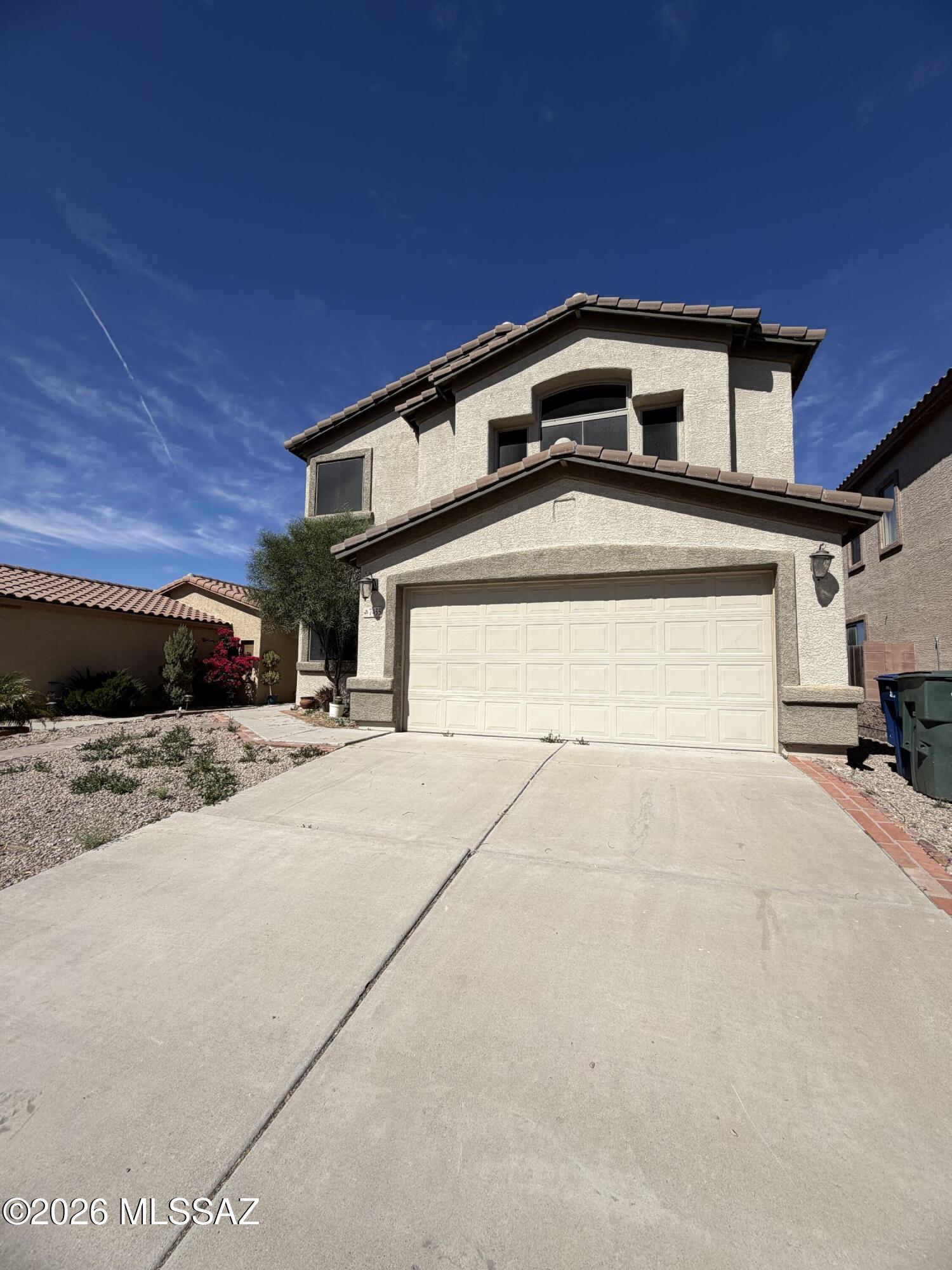 SHORT SALE- 
This 2 story 3 bedroom home in Sycamore Park is a dream come true. Great layout, huge loft area, newer appliances, downstairs den/office, newer carpet. Solar Lease.