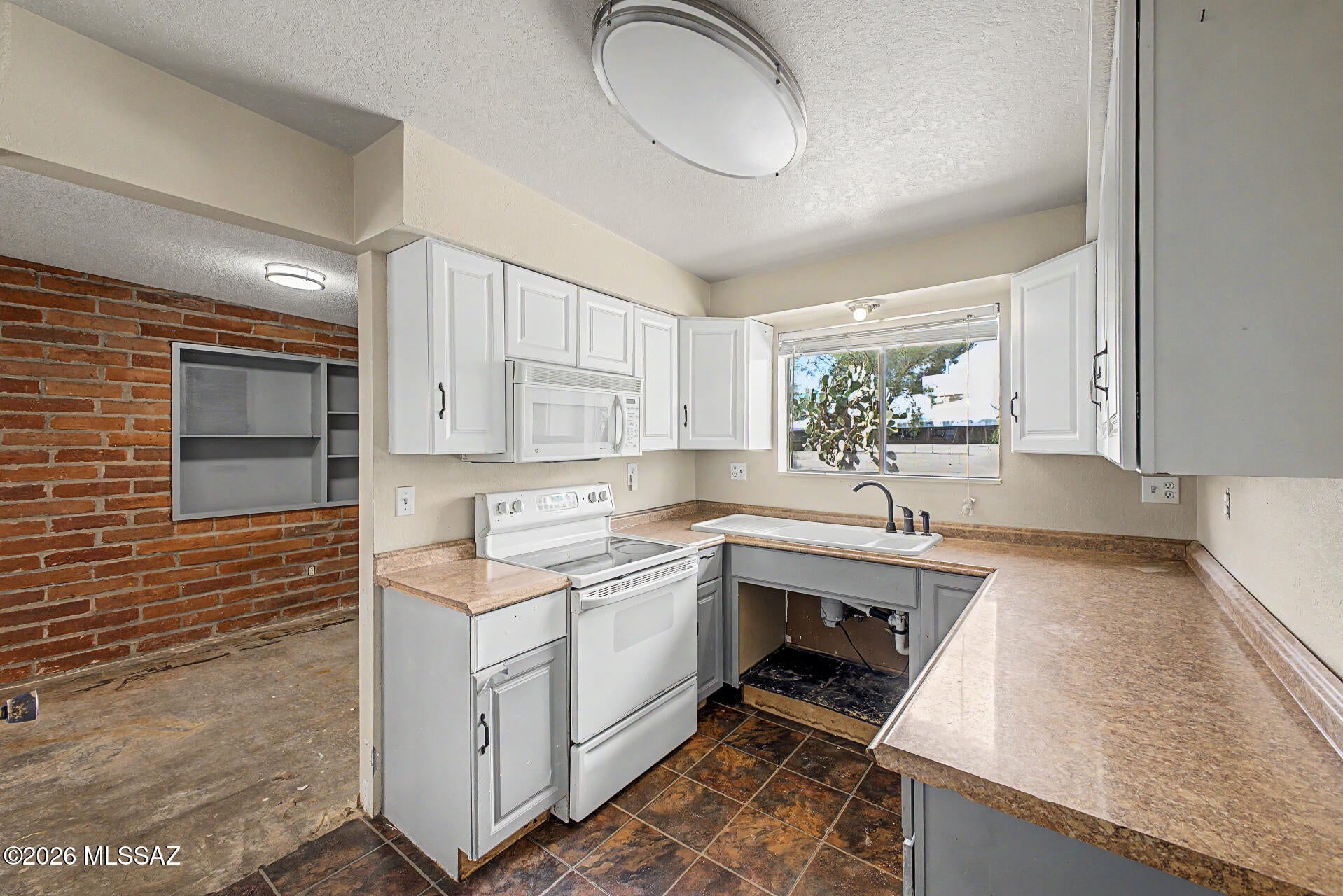 New Tucson Unit NO. 4 (1-203) - Residential
