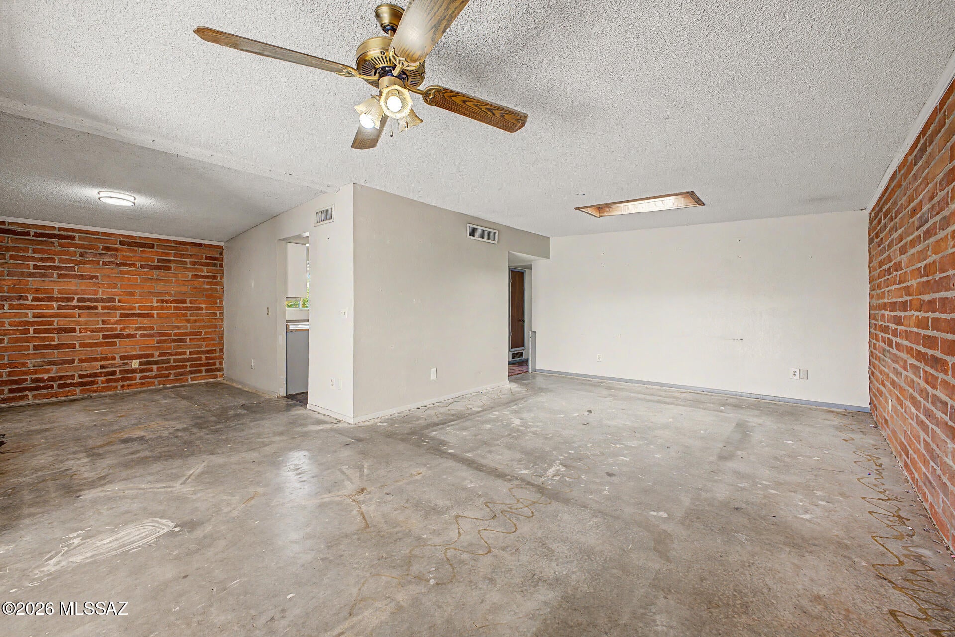 New Tucson Unit NO. 4 (1-203) - Residential