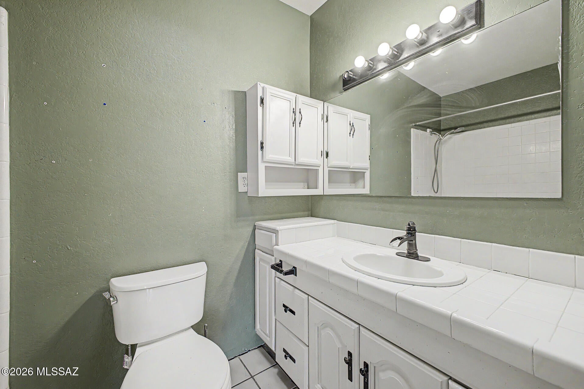 New Tucson Unit NO. 4 (1-203) - Residential