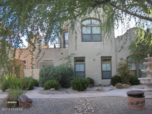Nice Townhome for rent, fully furnished in beautiful Tubac, Arizona, includes HOA pool and gym, common areas, close to shops and restaurants.