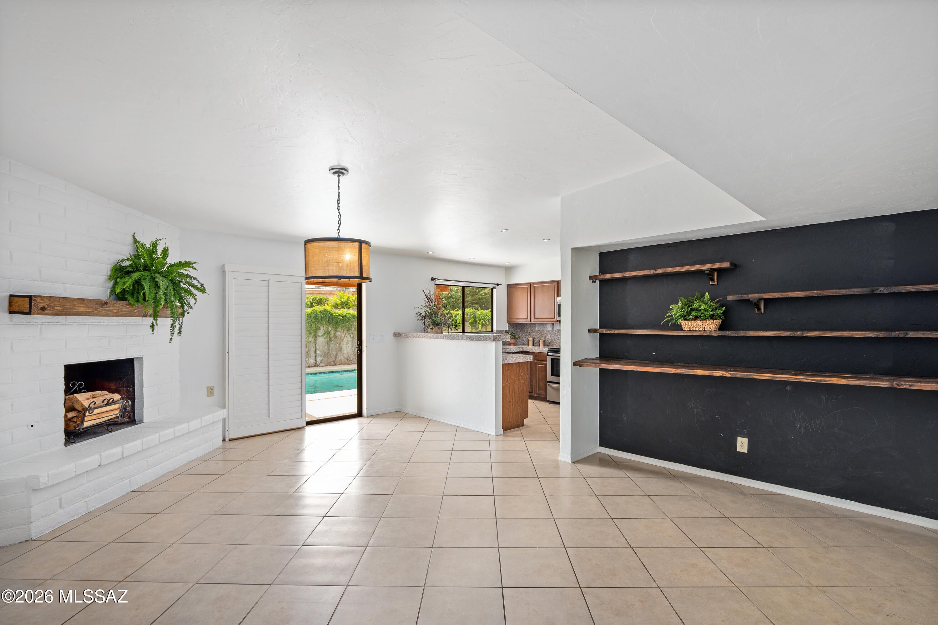 Broadway East (1-112) - Residential