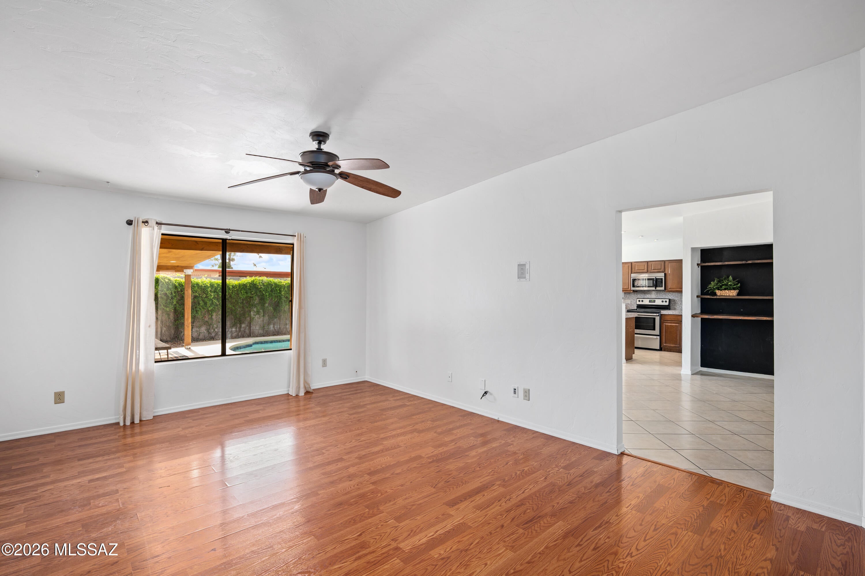 Broadway East (1-112) - Residential