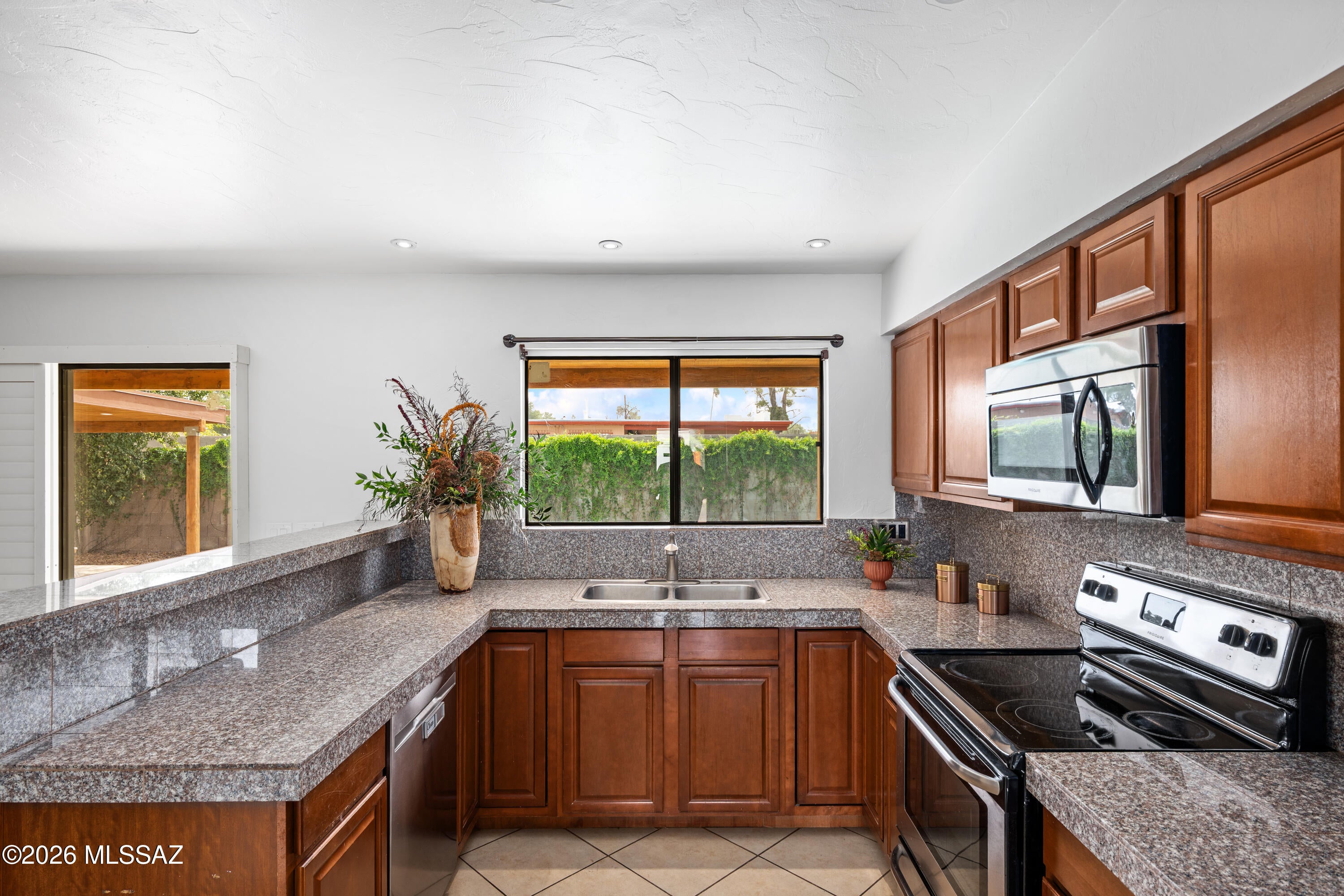 Broadway East (1-112) - Residential