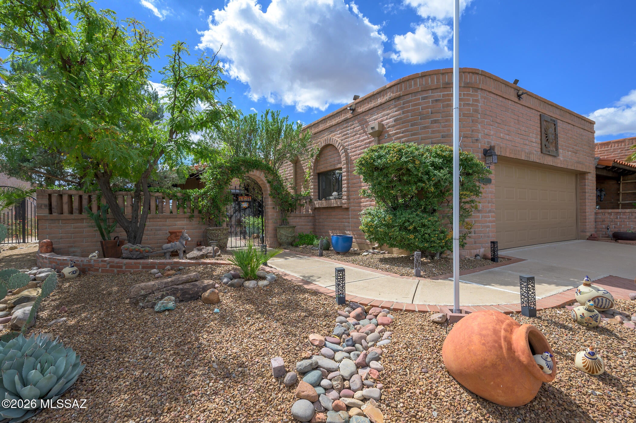 Canoa Hills Townhomes (65-143) - Residential