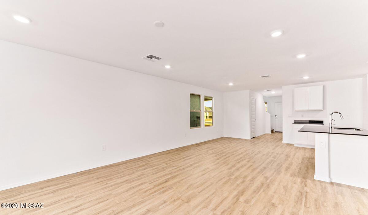 Saguaro Bloom SQ20180540069 - Residential