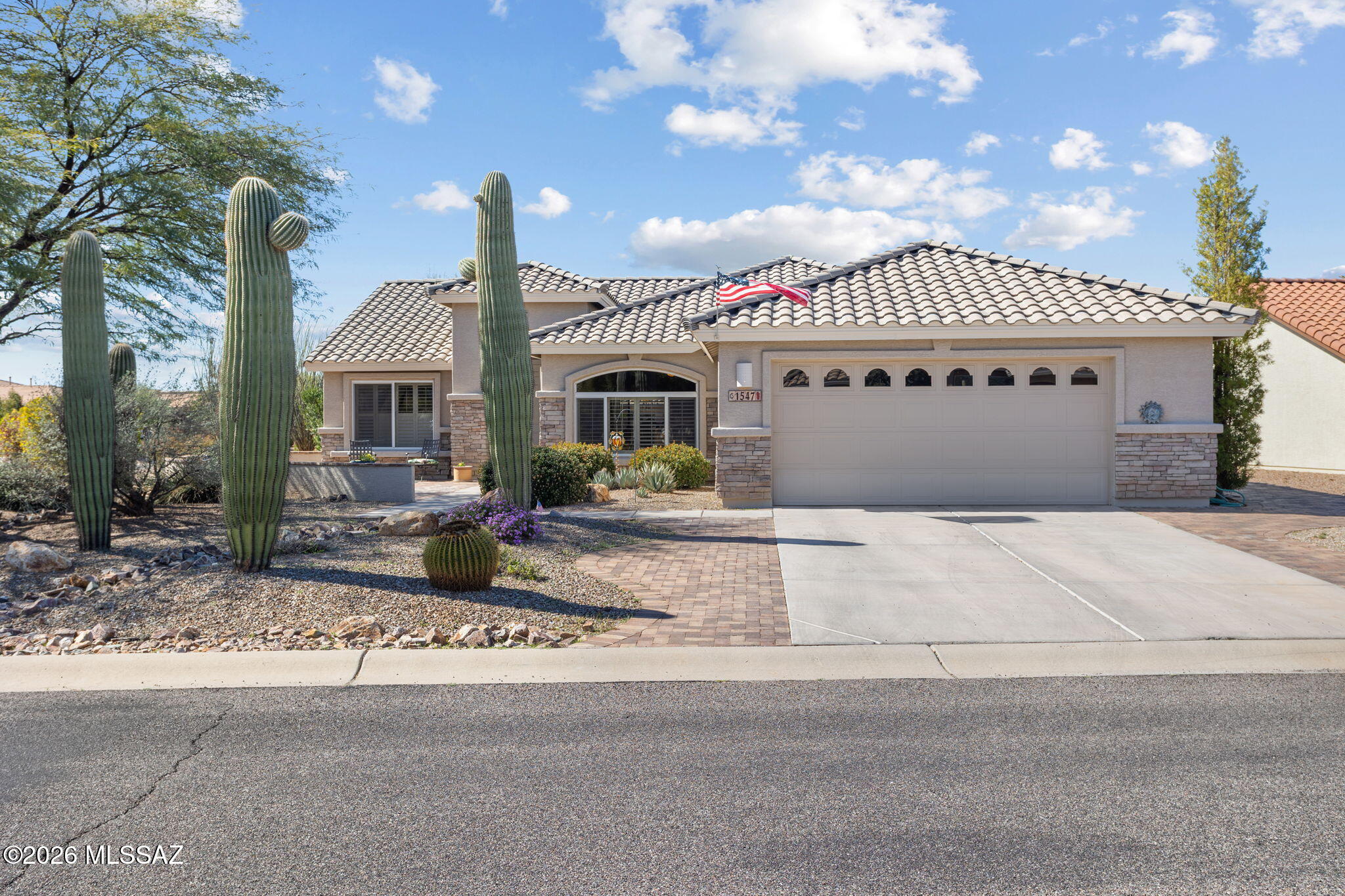 .This 2 bedroom 2 bath home with a den in beautiful Quail Creek is waiting for you. This home has a open floor plan and plenty of room to entertain. Enjoy entertaining in your backyard with a covered patio and enjoy  the Arizona sunset.  The roof was replaced 3 years ago along with a new hot water heater replacement in 2024. So this  home is ready and waiting for your personal touches.