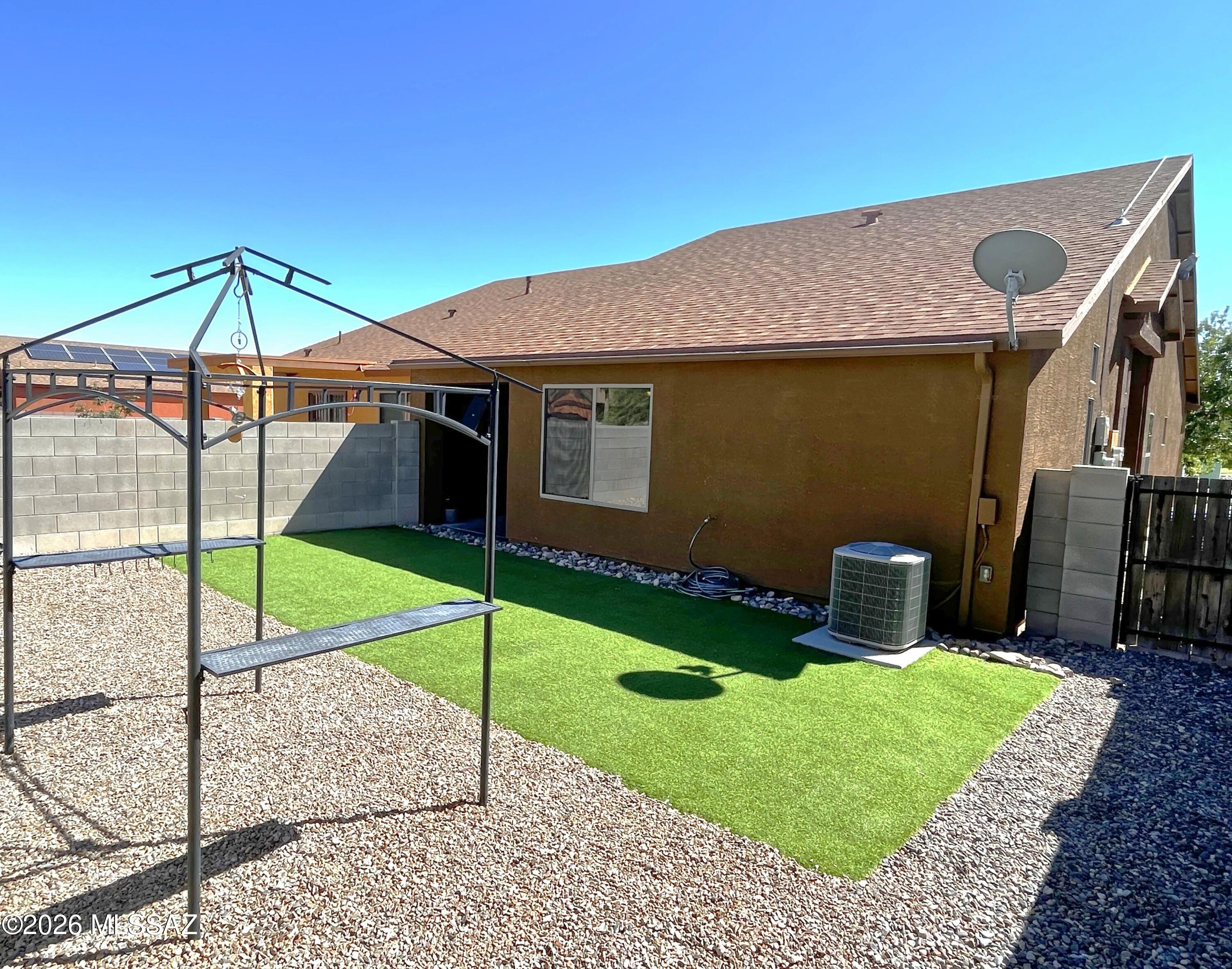 Tres Pueblos - Residential Lease
