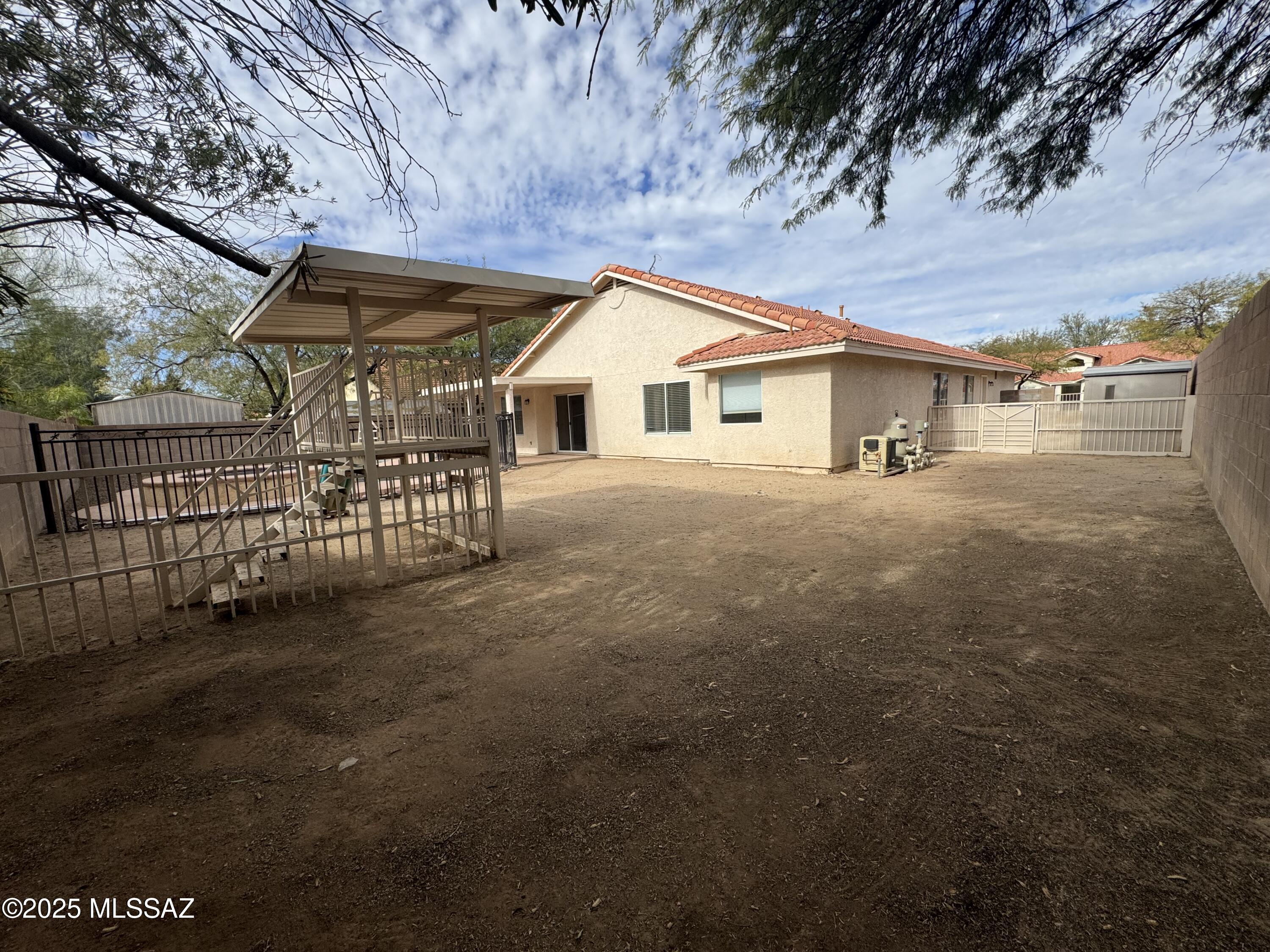 Sonrisa (1-121) - Residential Lease
