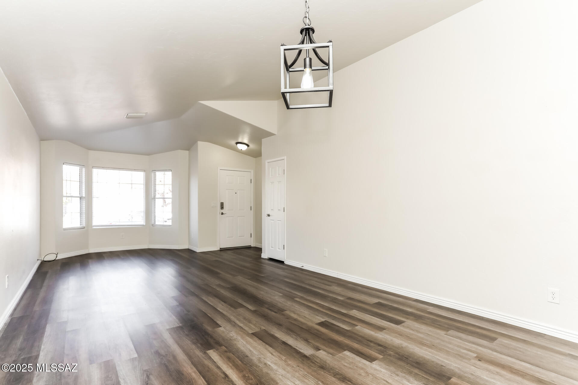 Sonrisa (1-121) - Residential Lease