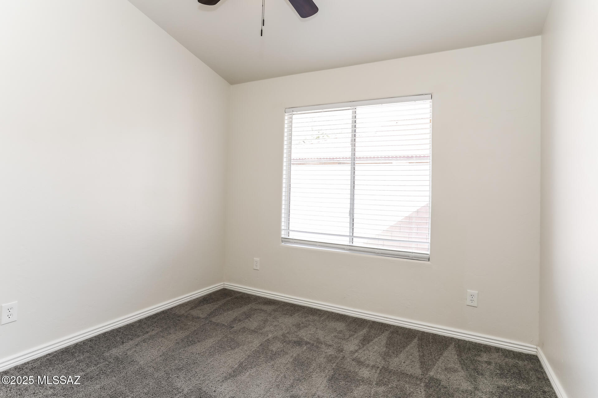 Sonrisa (1-121) - Residential Lease