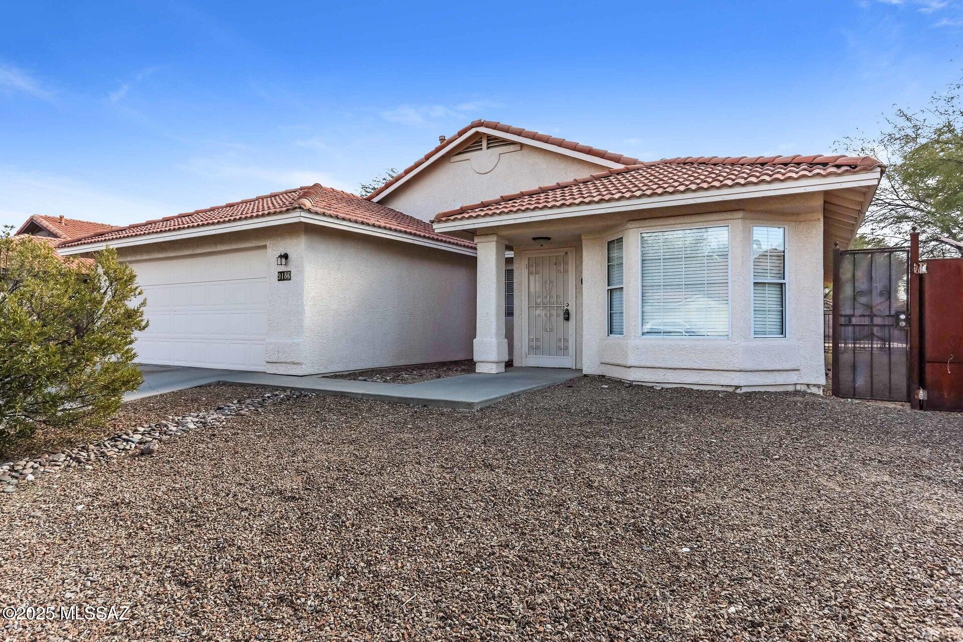 Sonrisa (1-121) - Residential Lease