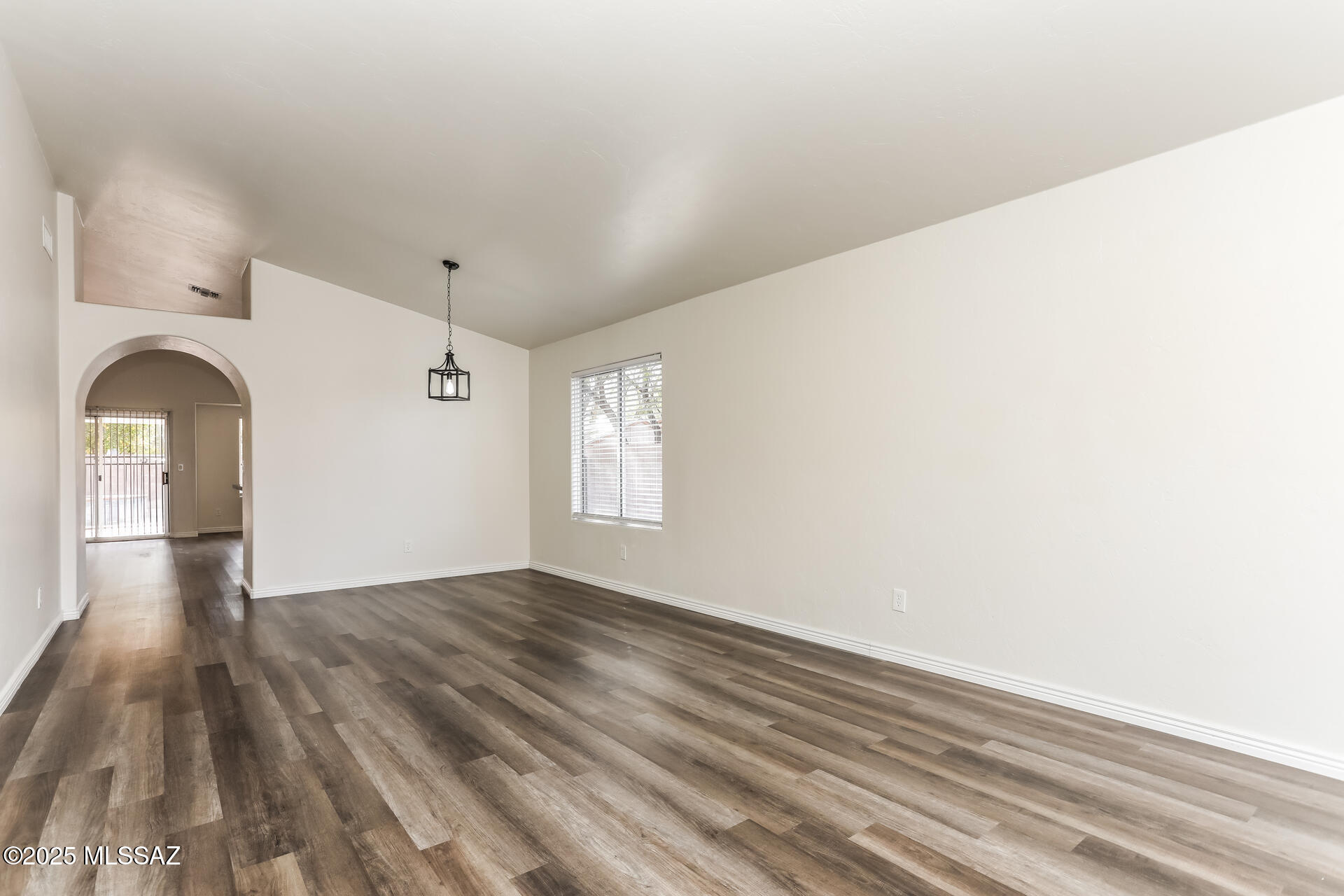 Sonrisa (1-121) - Residential Lease
