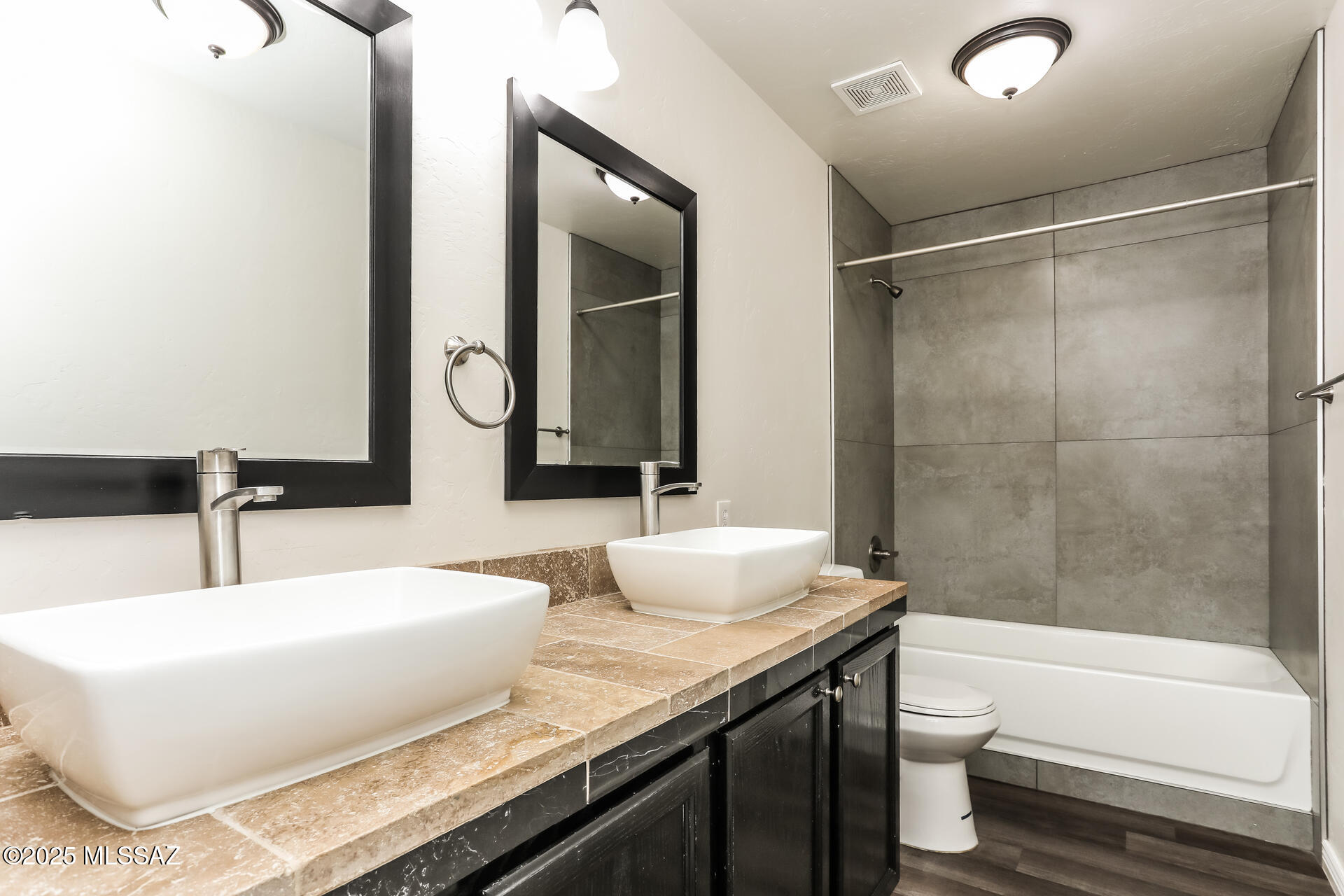 Sonrisa (1-121) - Residential Lease
