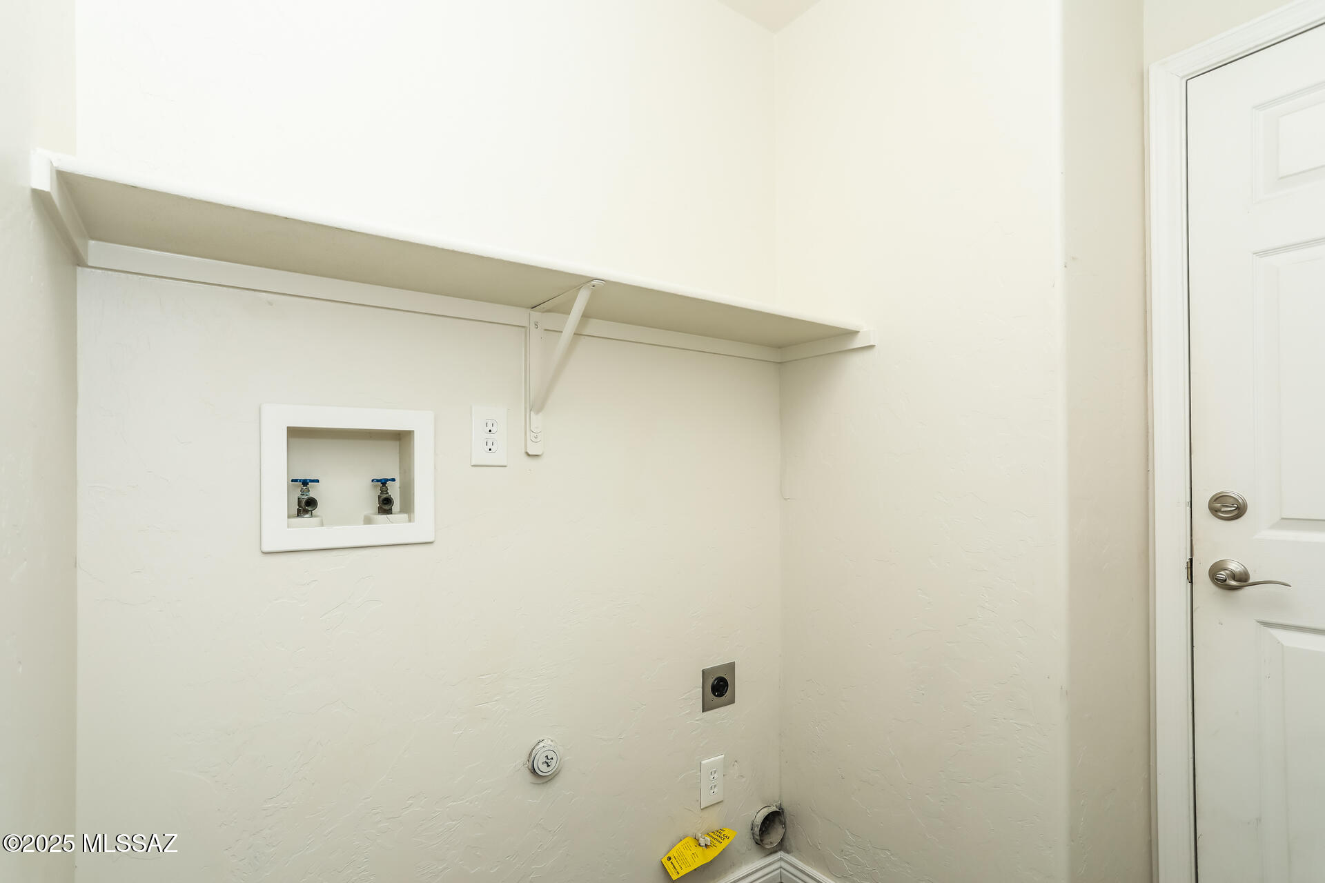 Sonrisa (1-121) - Residential Lease