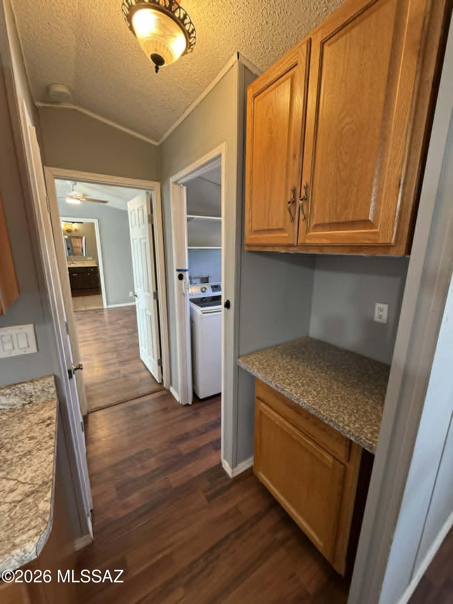 Cottonwood Park (1-117) - Residential Lease