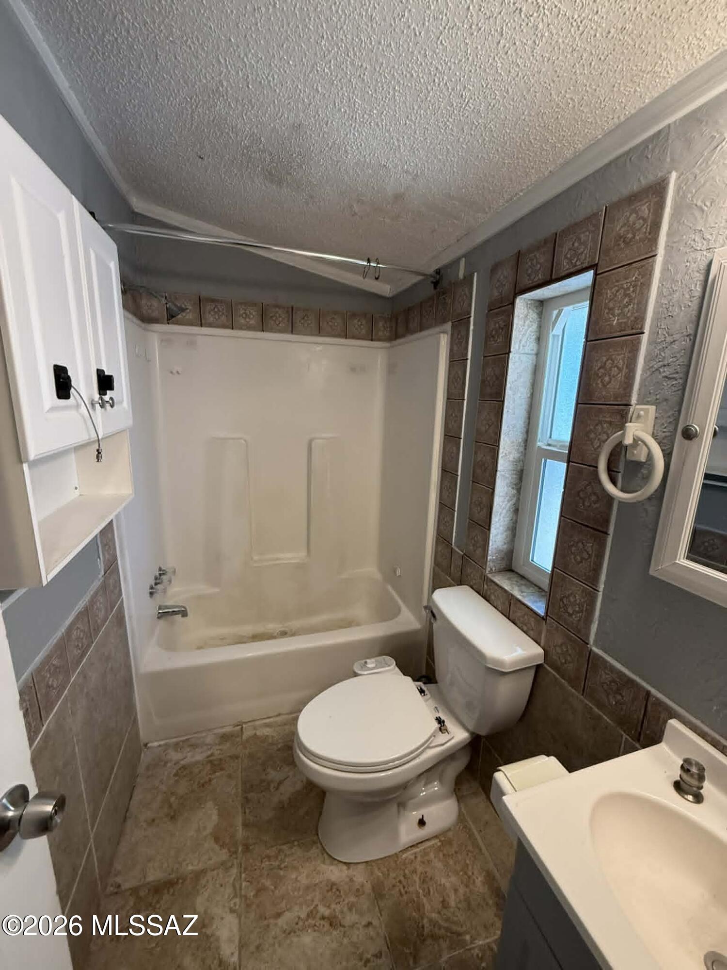 Cottonwood Park (1-117) - Residential Lease