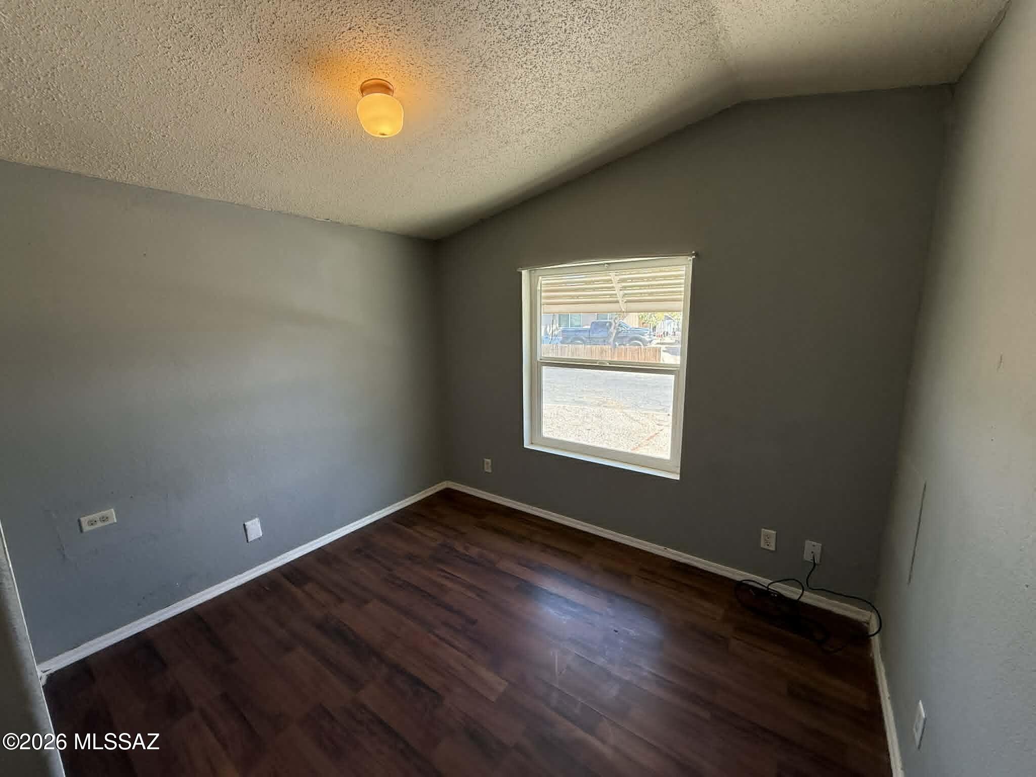 Cottonwood Park (1-117) - Residential Lease