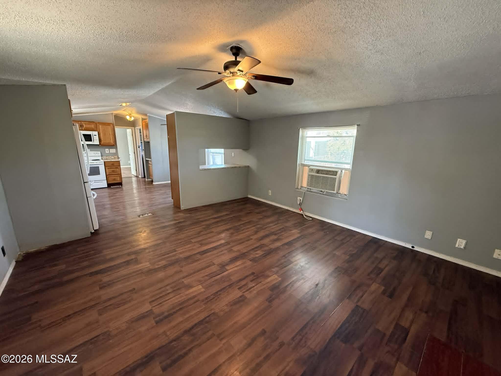 Cottonwood Park (1-117) - Residential Lease