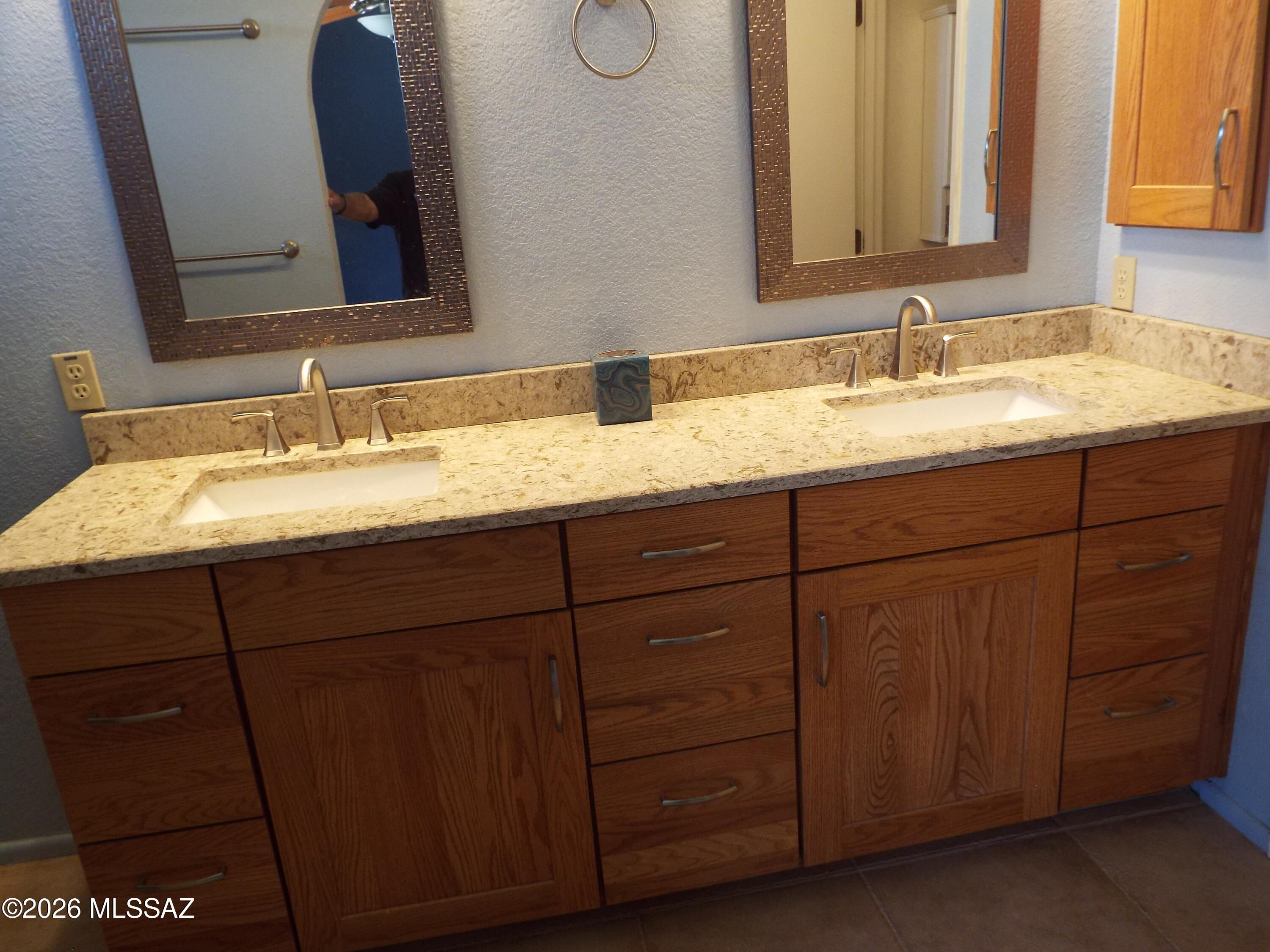 Elliott Homes At Rita Ranch (1-521) - Residential