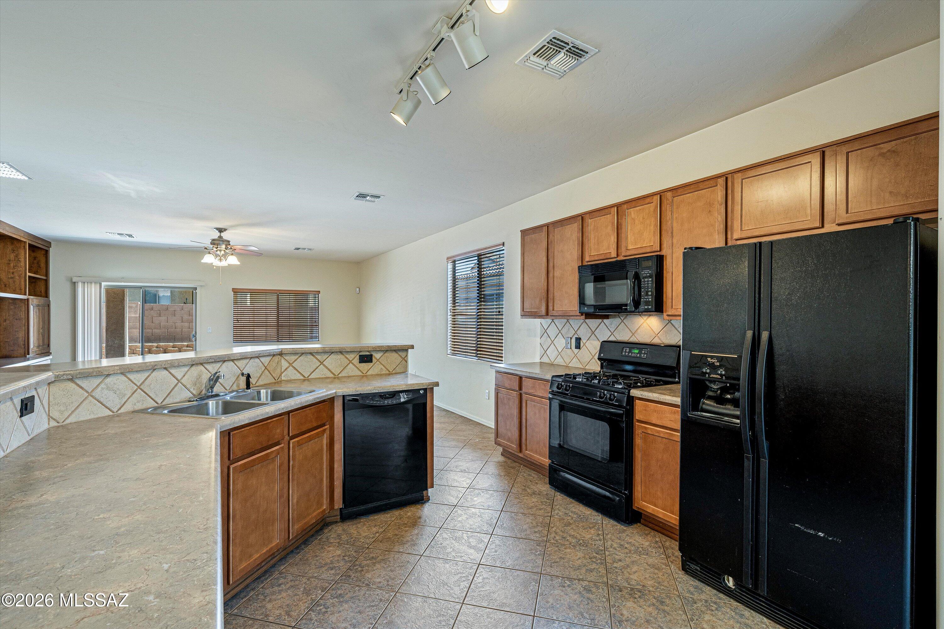 Rancho Del Lago (1-100) - Residential